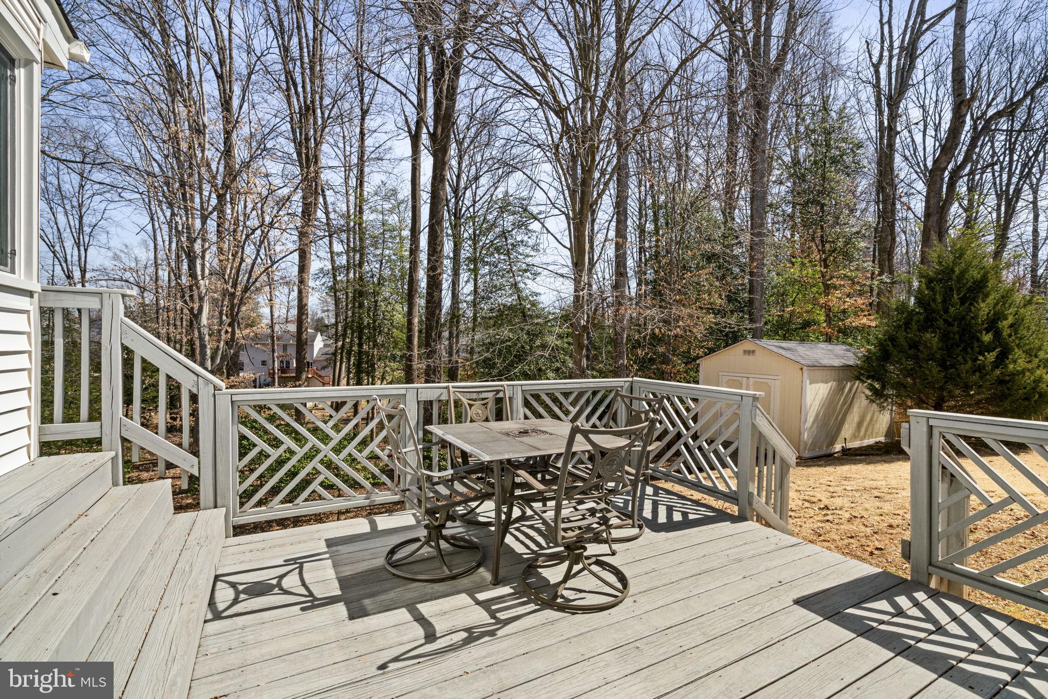 COLONY WOODS - Residential