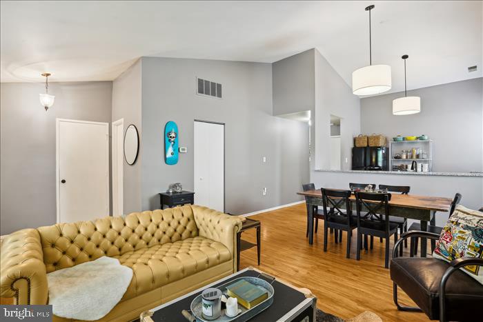 CHURCHILL TOWN SECTOR - Residential Lease