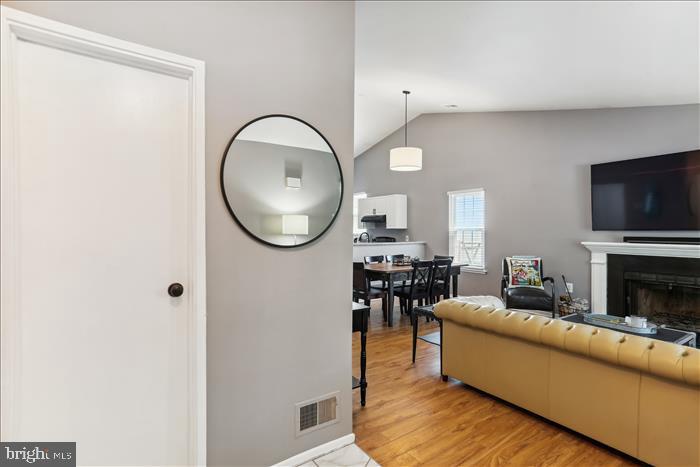 CHURCHILL TOWN SECTOR - Residential Lease