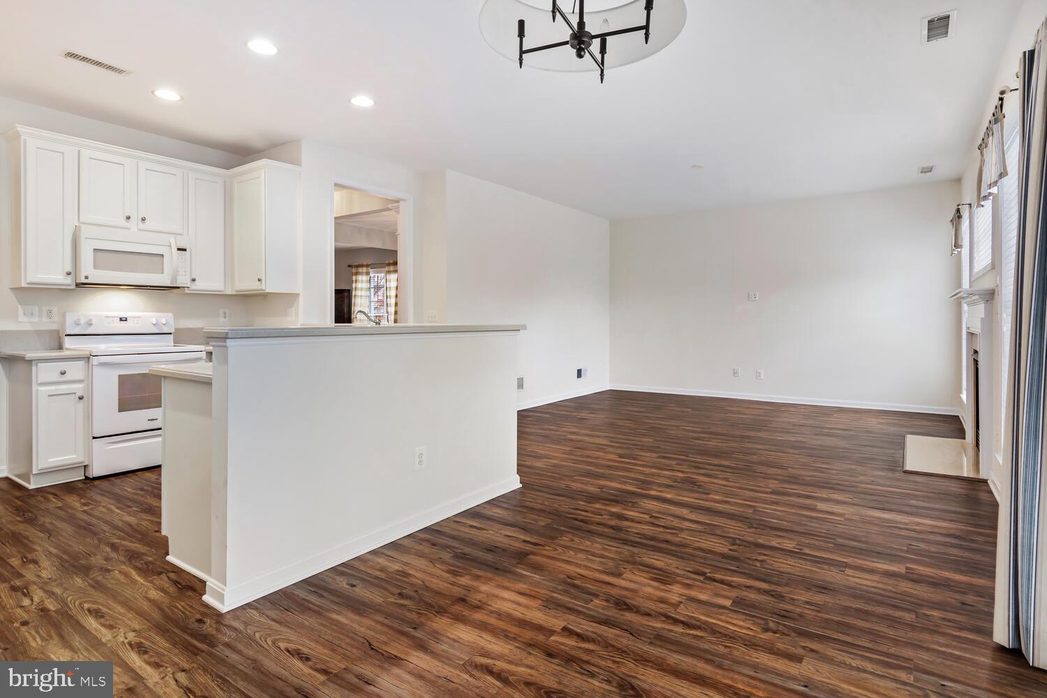 EASTON CLUB EAST - Residential