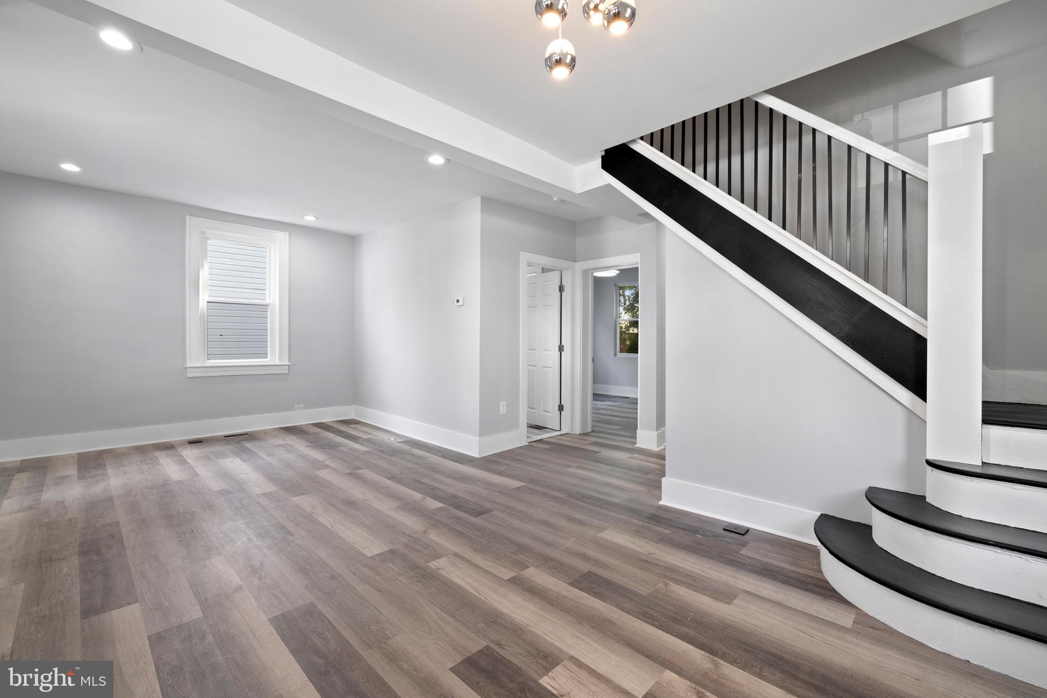 WINSTON GOVANS - Residential