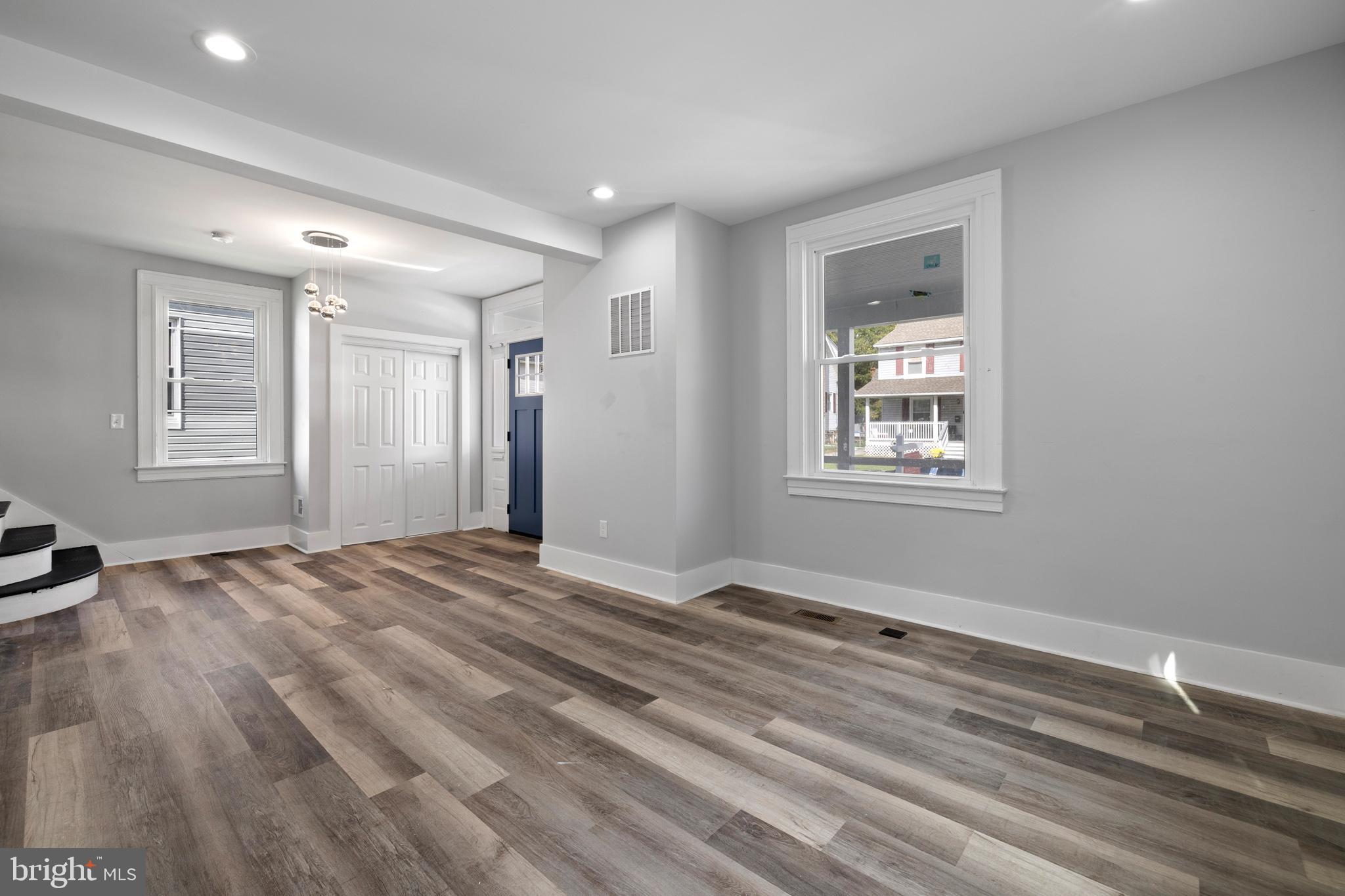 WINSTON GOVANS - Residential