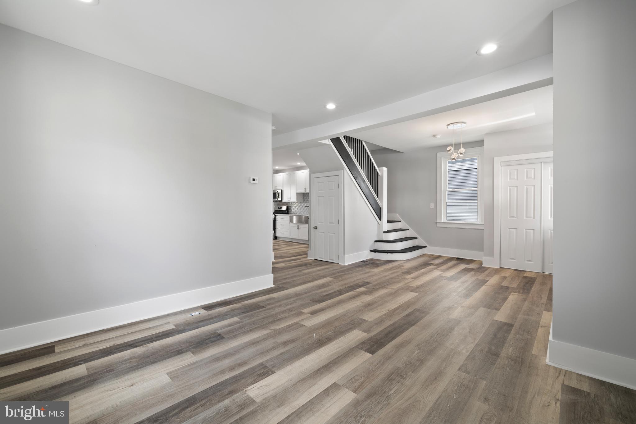 WINSTON GOVANS - Residential