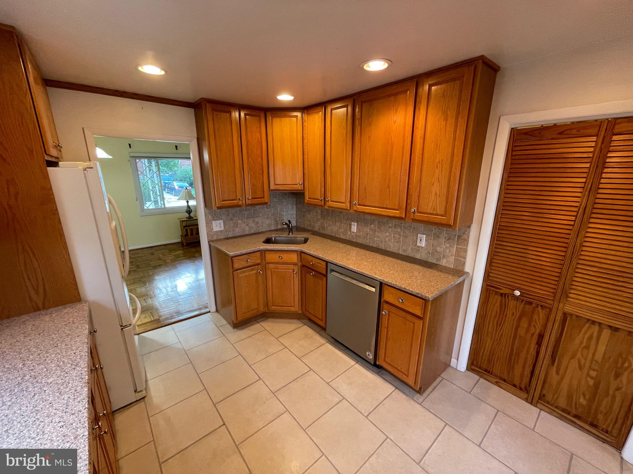 GLEN GARDENS - Residential