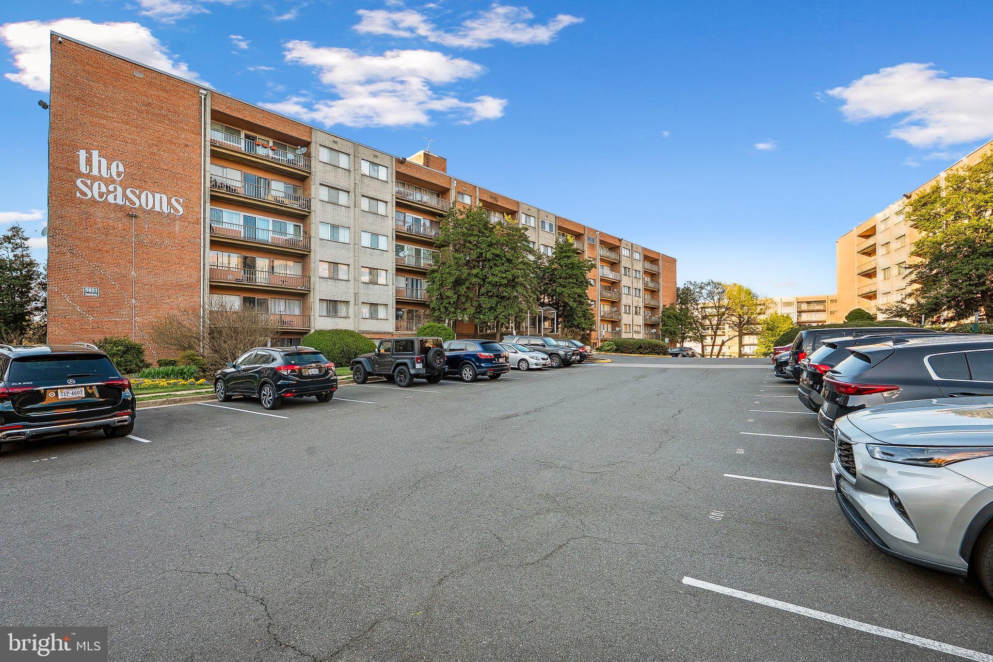 THE SEASONS - Residential