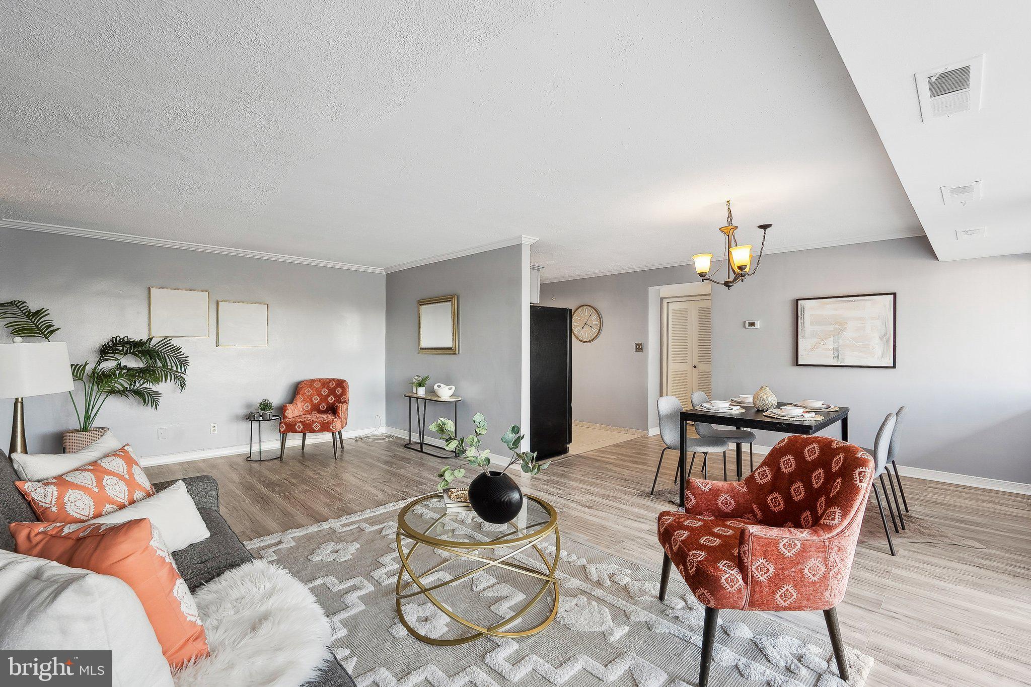 THE SEASONS - Residential