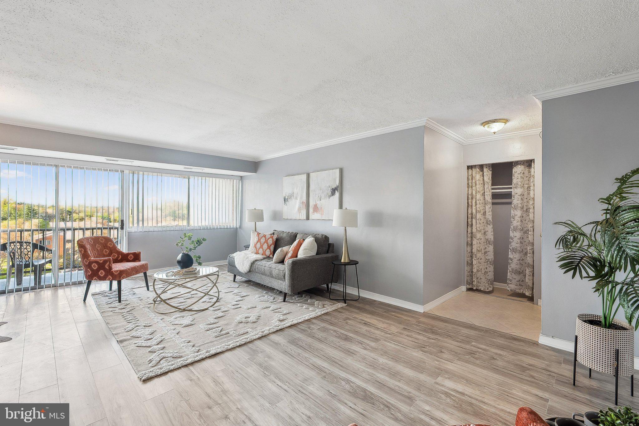 THE SEASONS - Residential