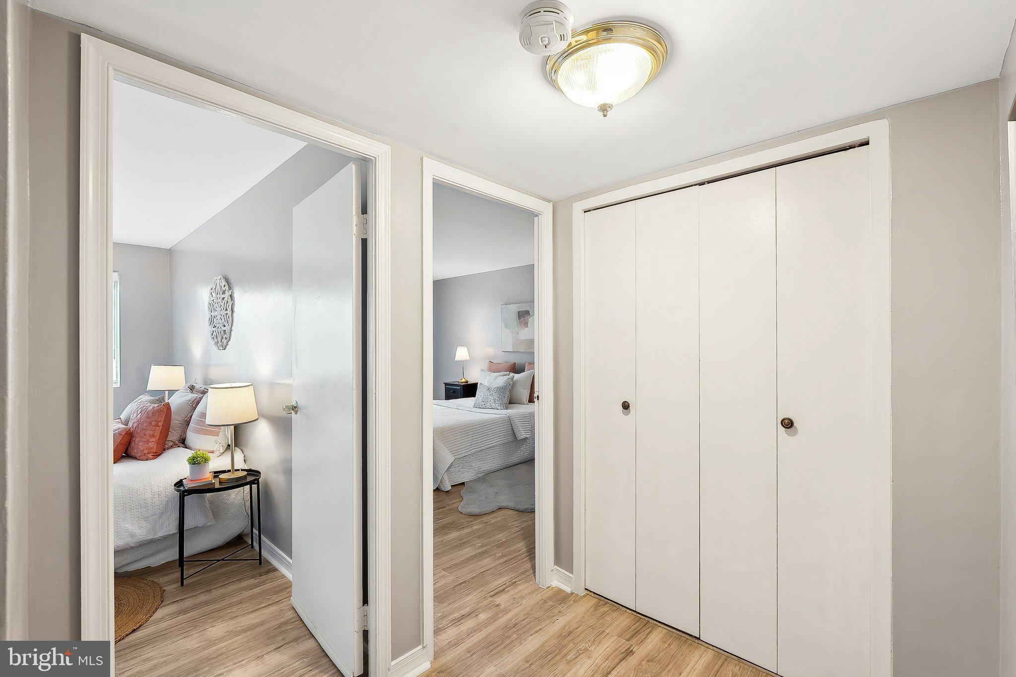 THE SEASONS - Residential