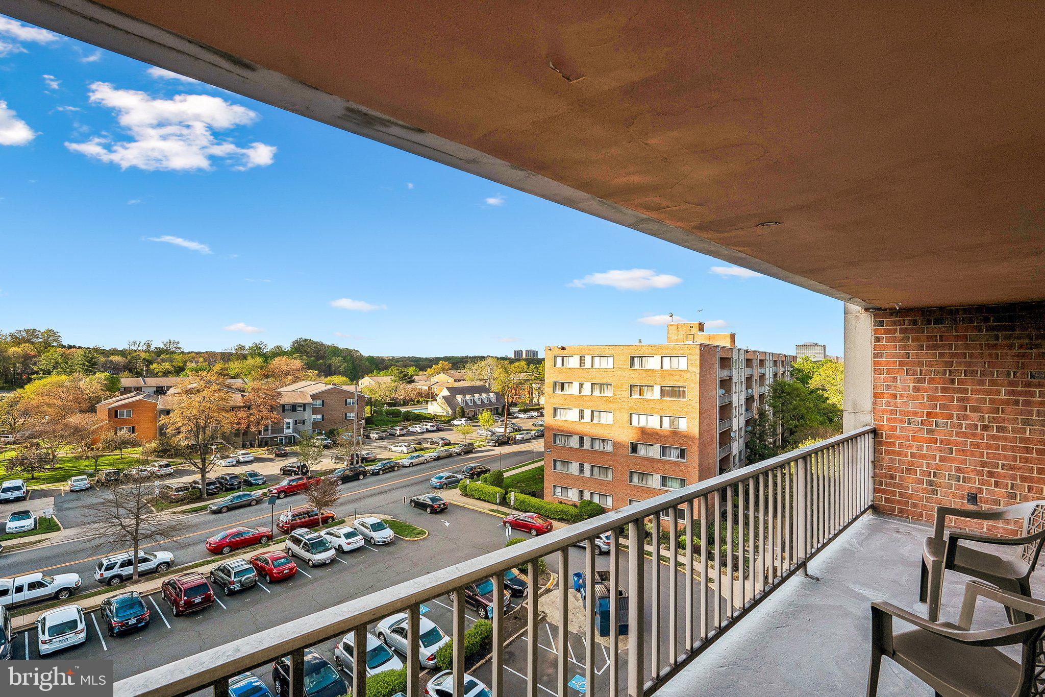 THE SEASONS - Residential