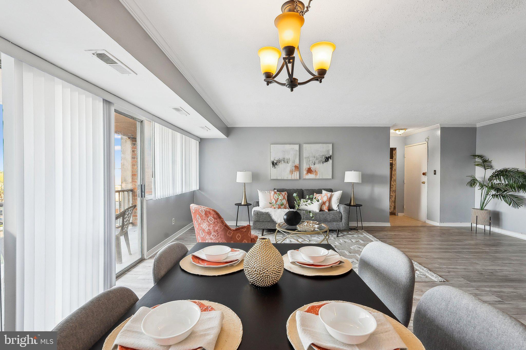 THE SEASONS - Residential