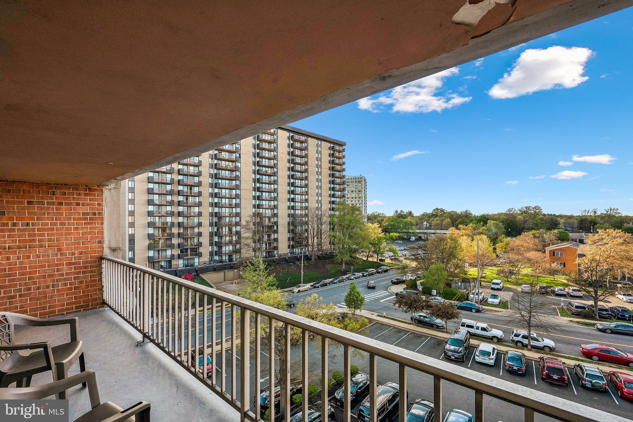 THE SEASONS - Residential