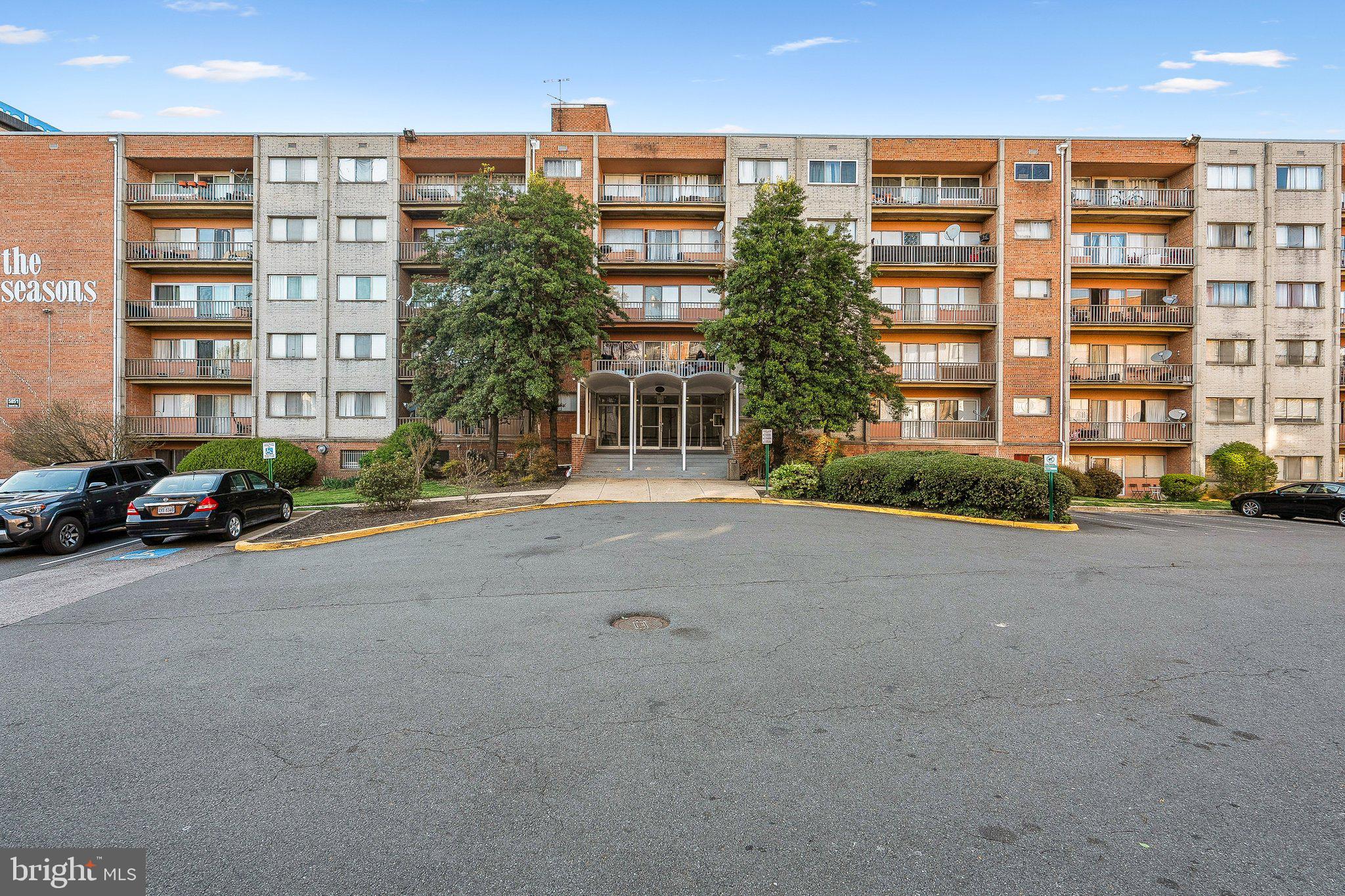 THE SEASONS - Residential