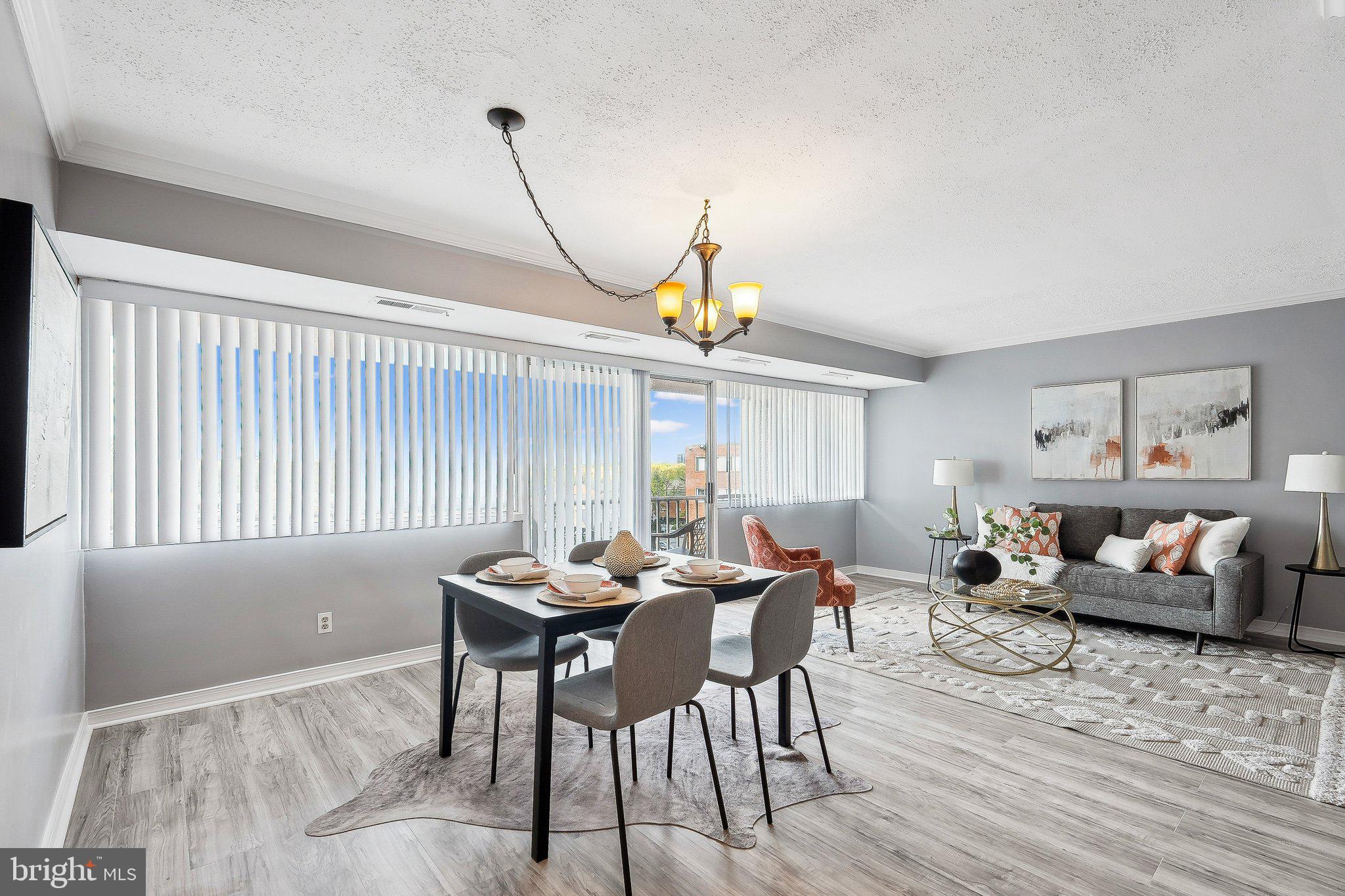 THE SEASONS - Residential