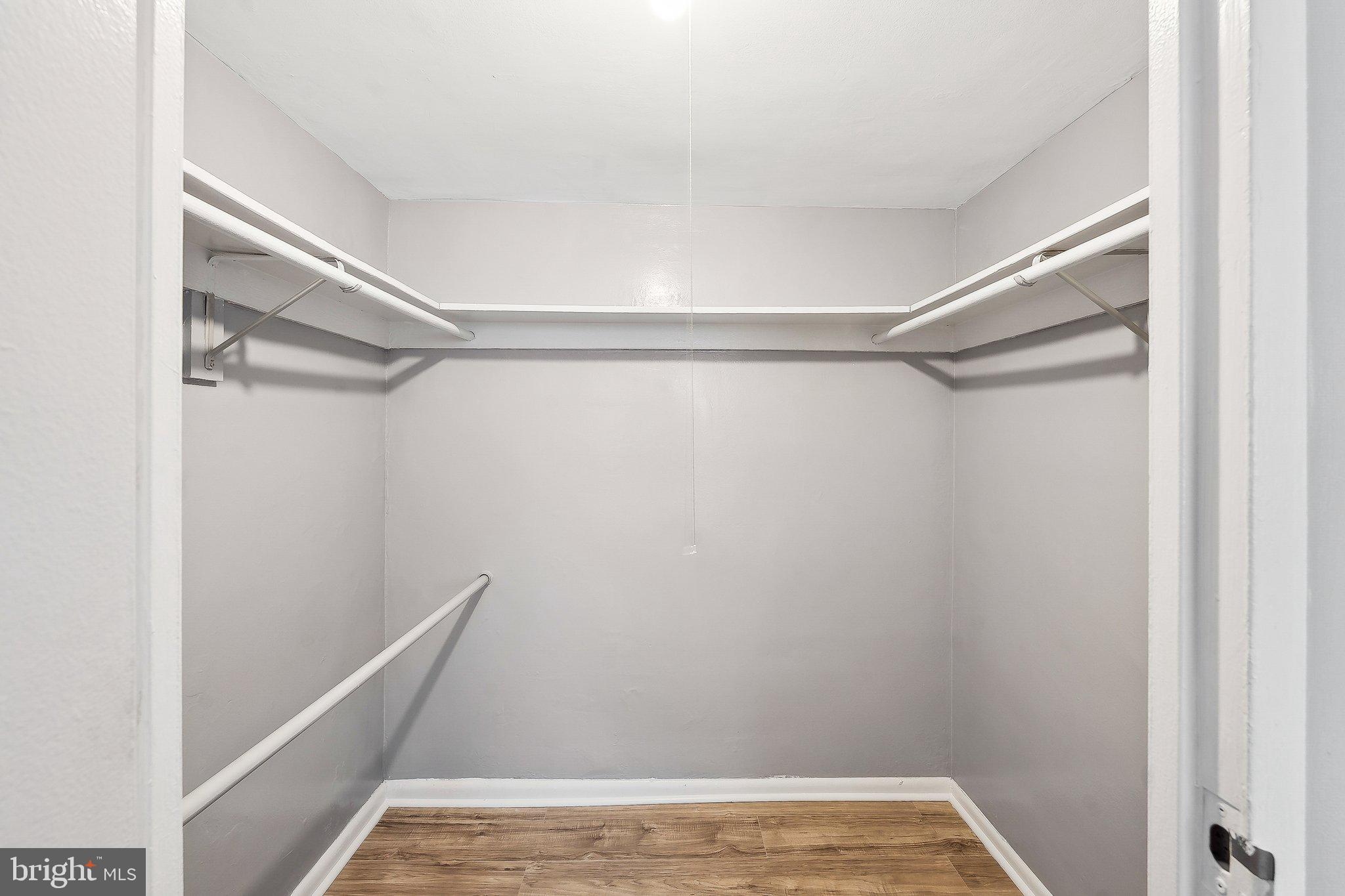 THE SEASONS - Residential