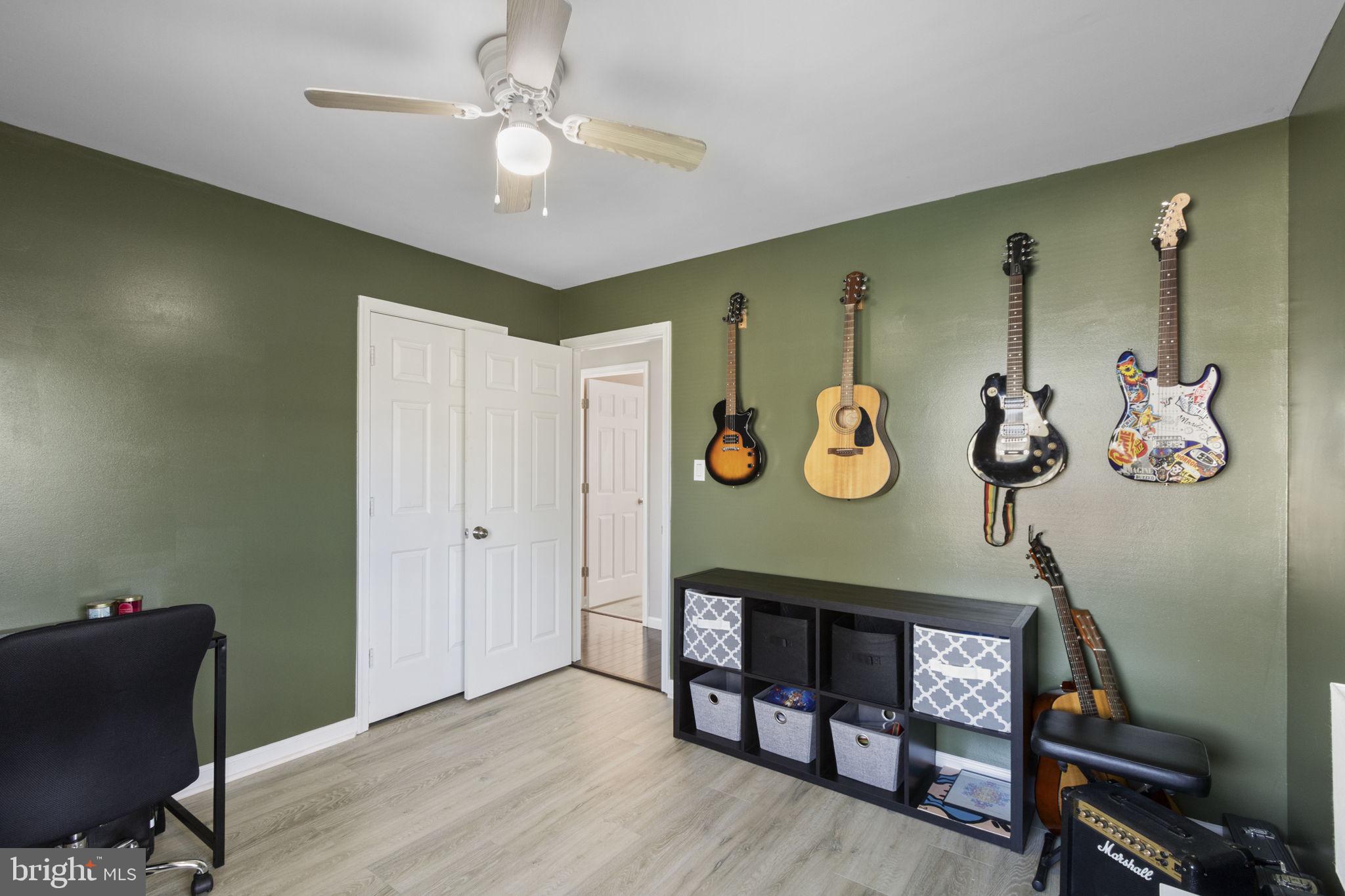 MEADOWBROOK - Residential