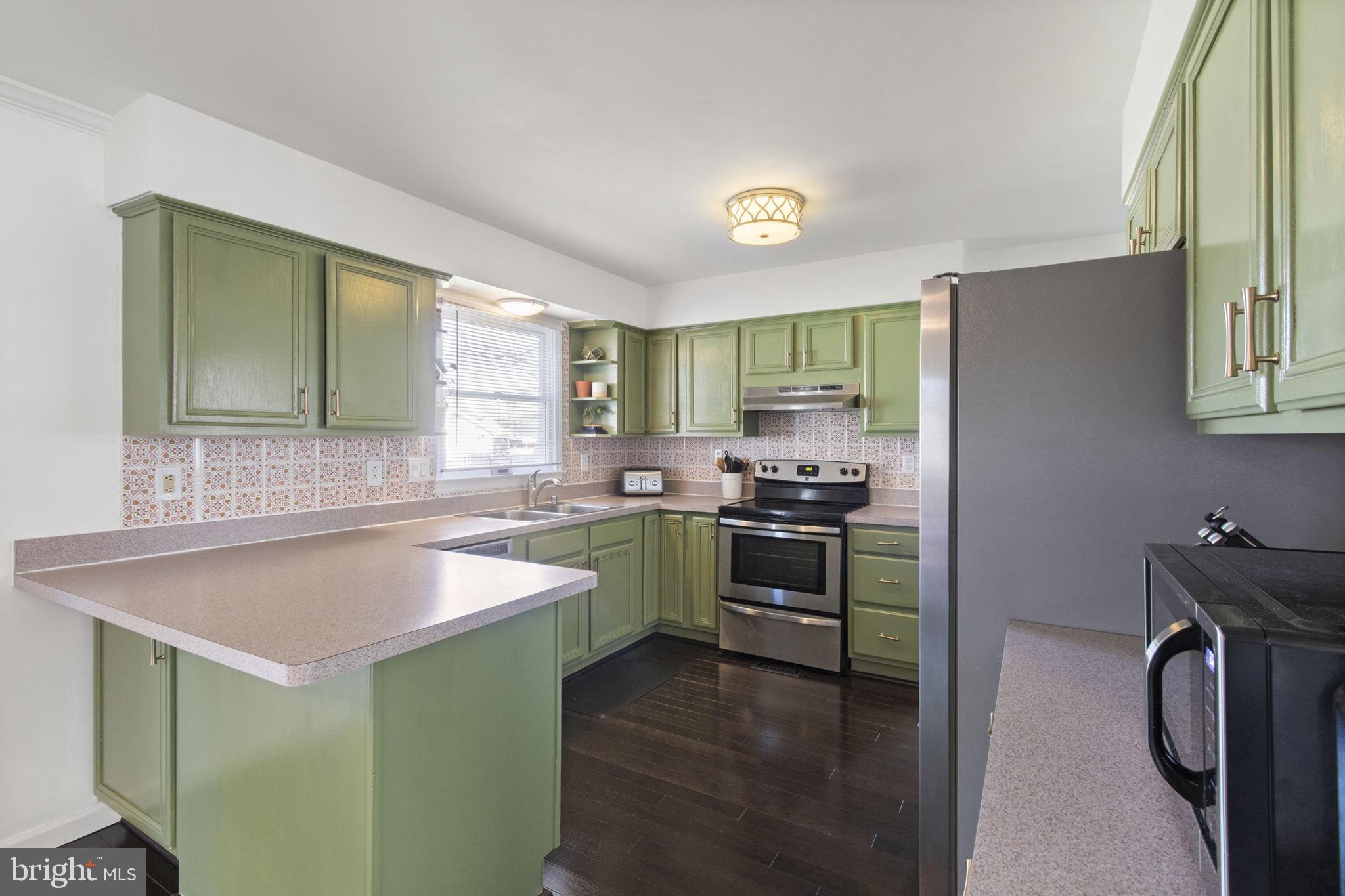 MEADOWBROOK - Residential