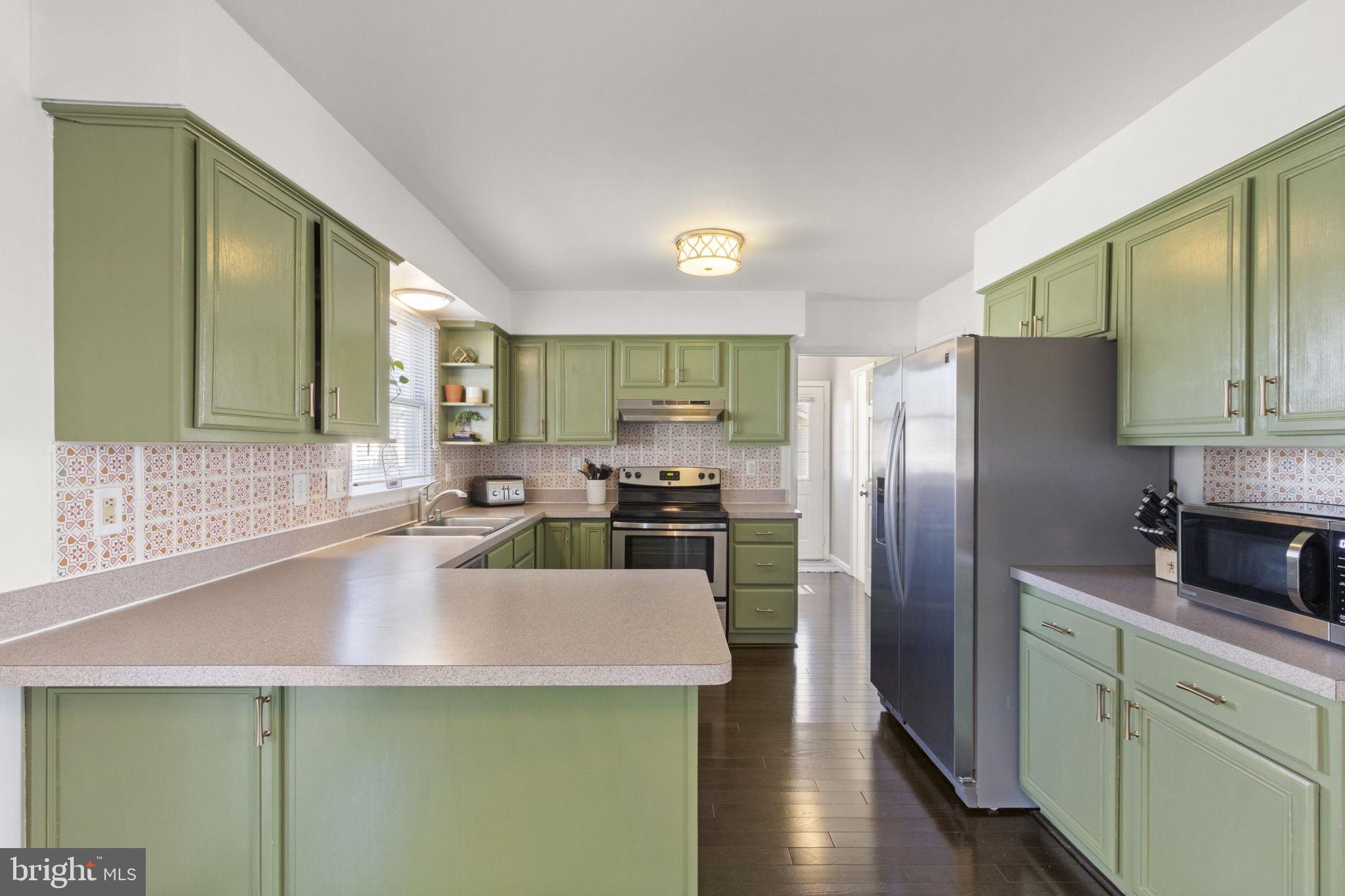 MEADOWBROOK - Residential