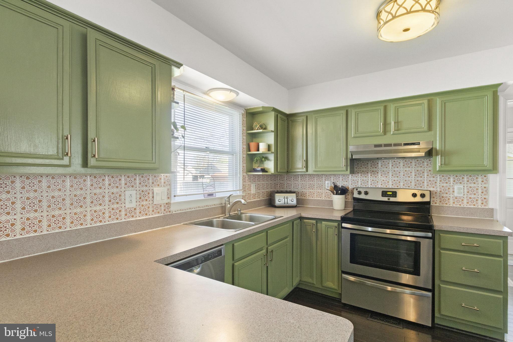 MEADOWBROOK - Residential