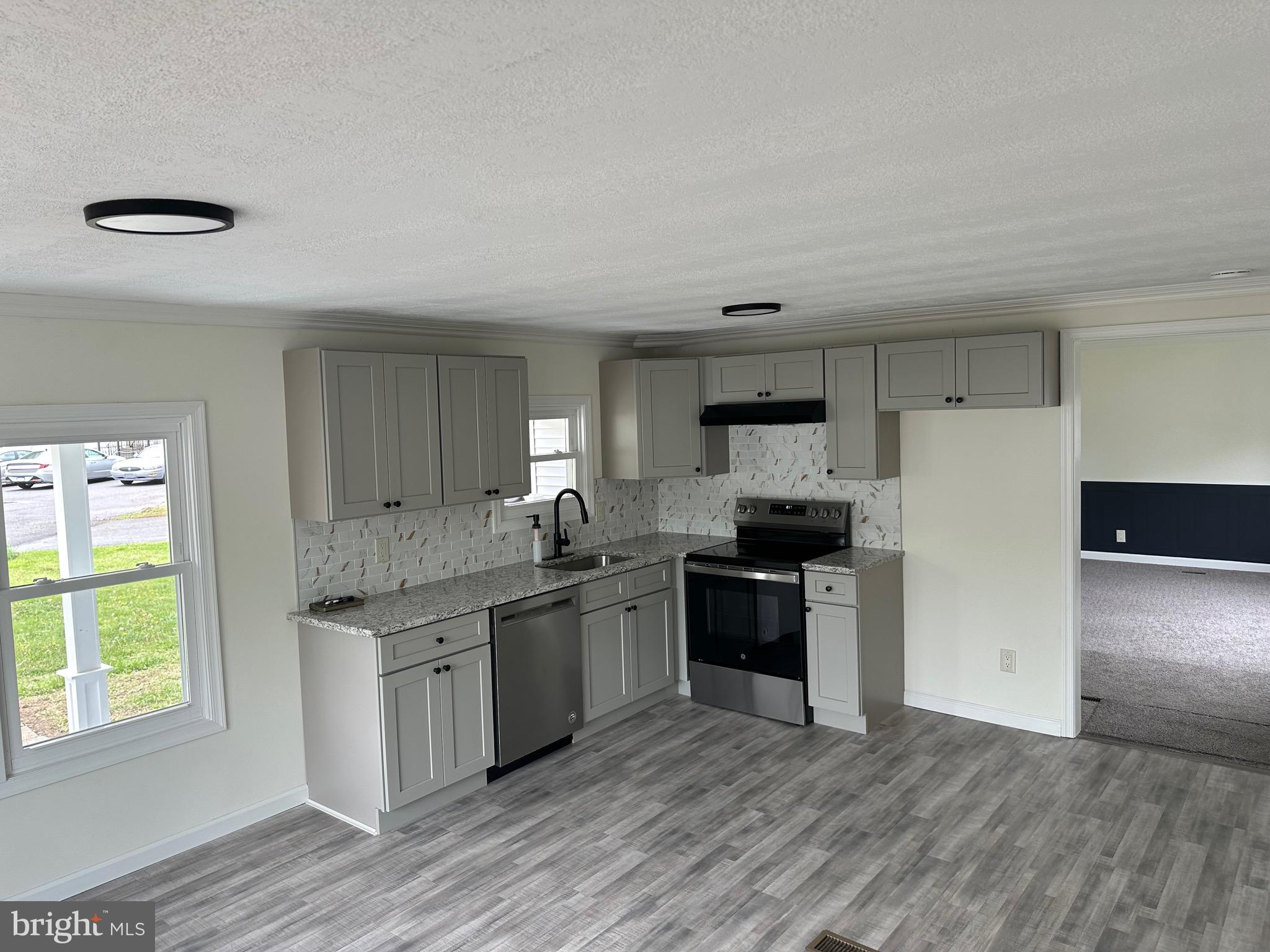 MELODYLAKESCNTRYCLUB - Residential