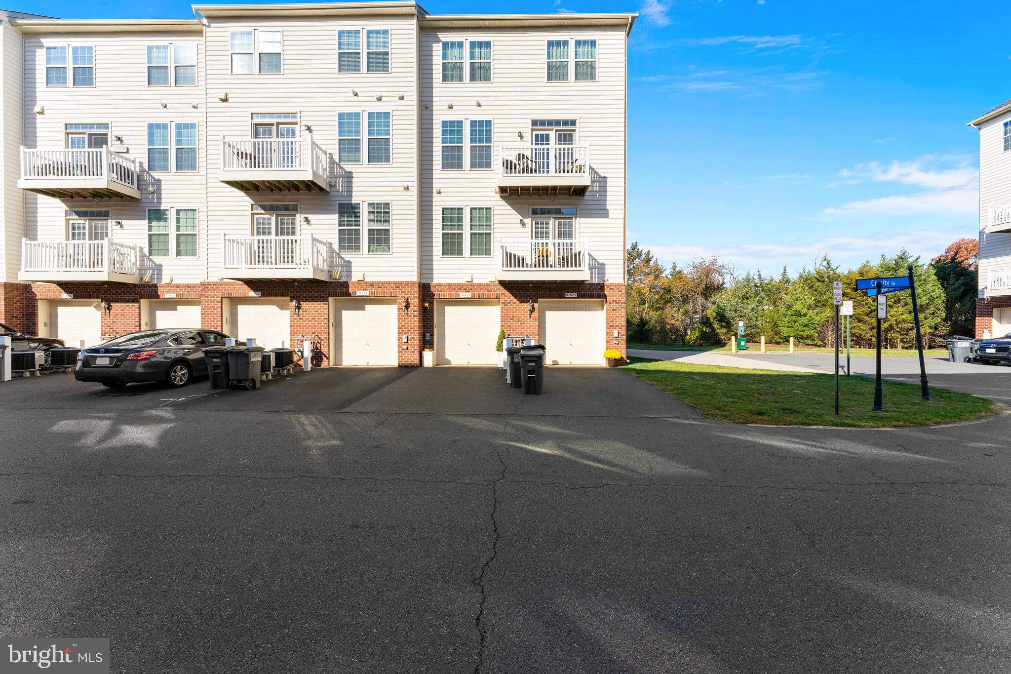 MORLEY CORNER - Residential