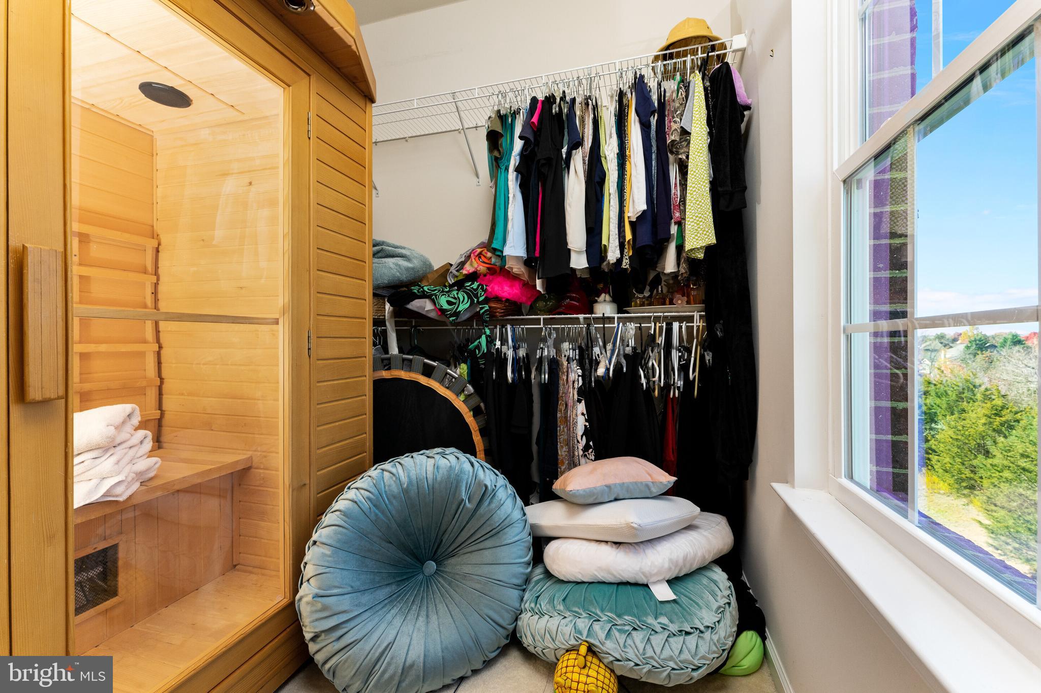 MORLEY CORNER - Residential