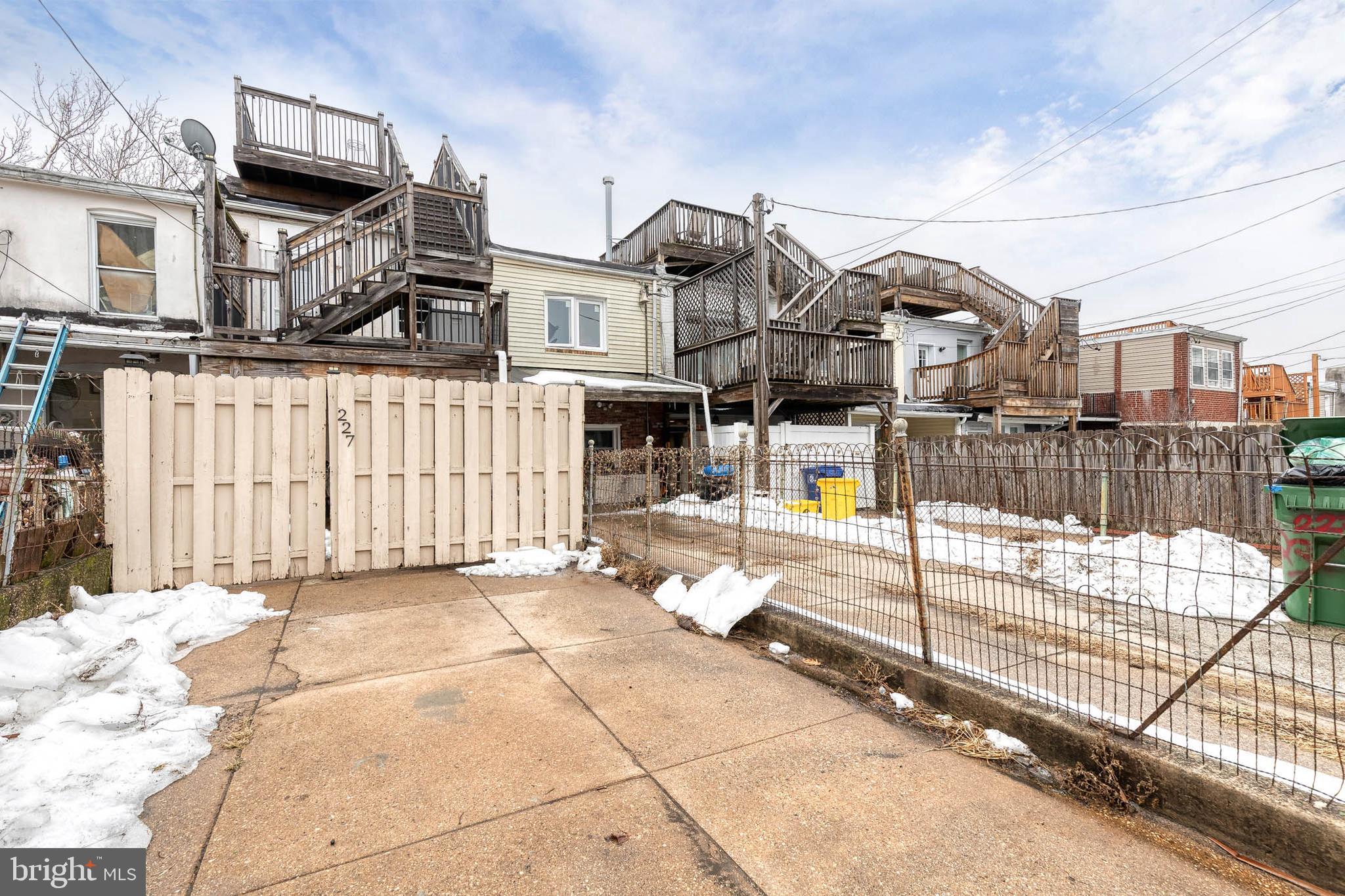 HIGHLANDTOWN - Residential