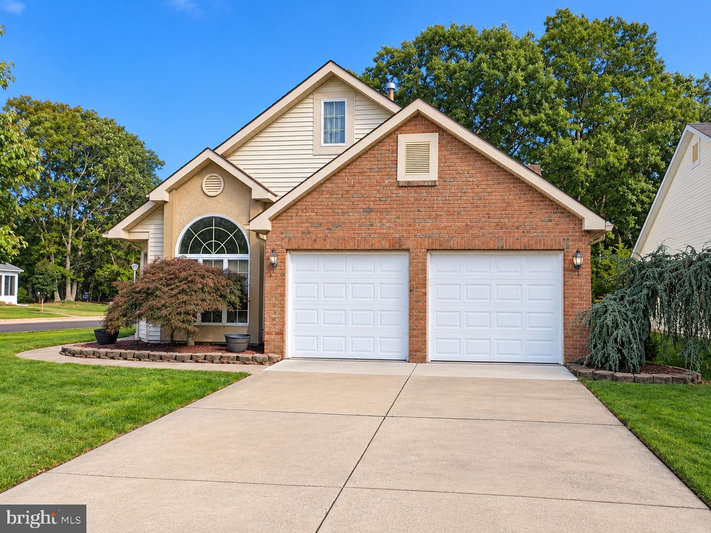1690 SWEETBAY DRIVE