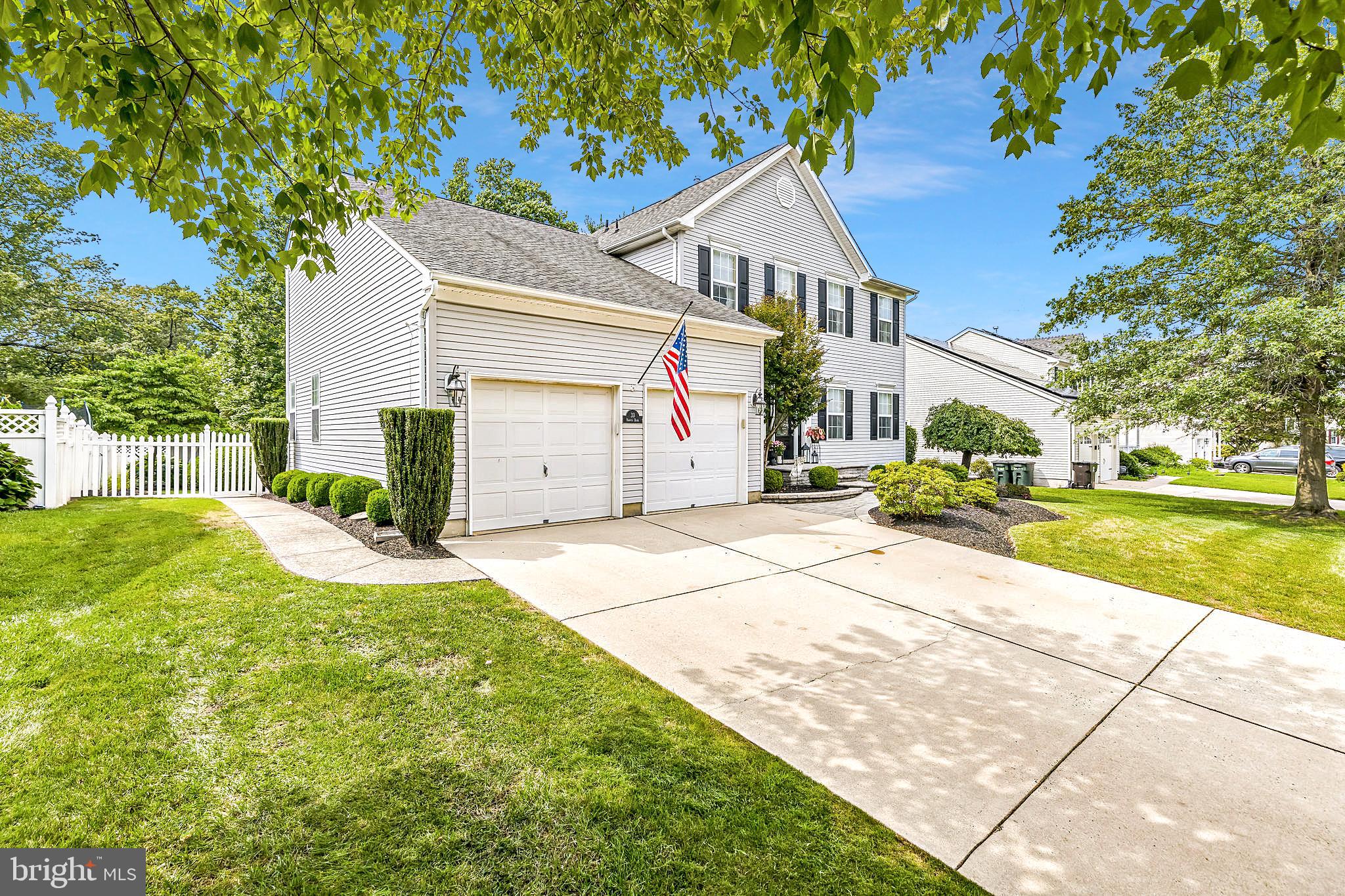 33 HARPER BOULEVARD