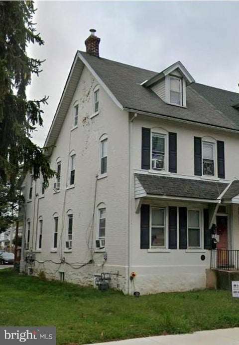 Townhouse For Sale - 233 E Main Street<br/> Montgomery County, LANSDALE, PA 19446