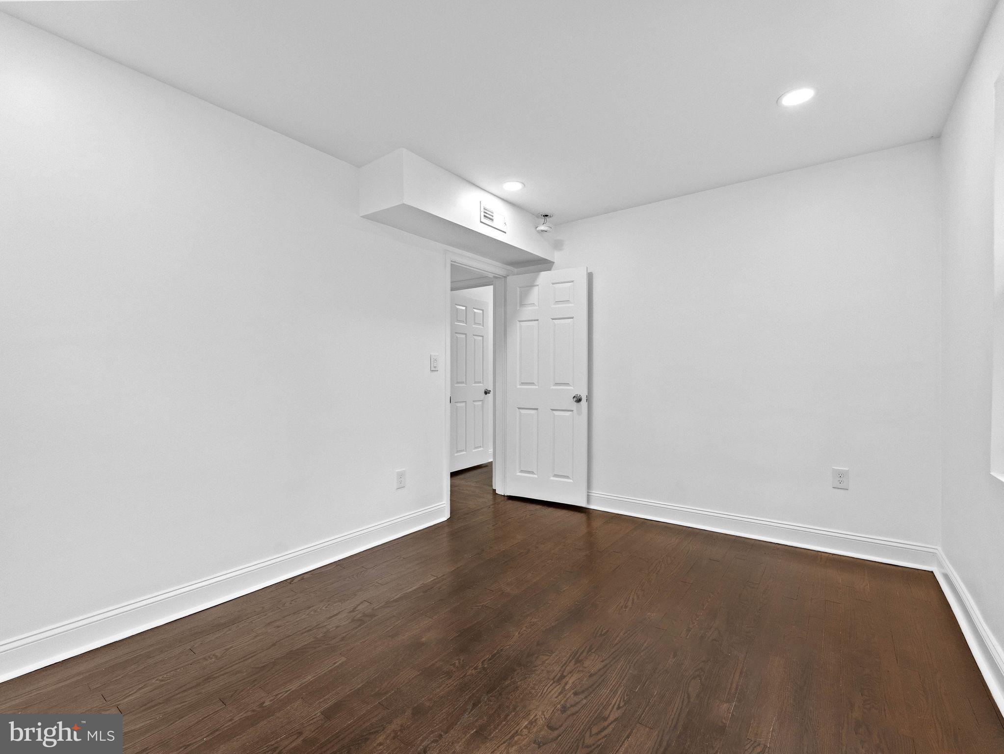 GULPH MILLS VIL - Residential