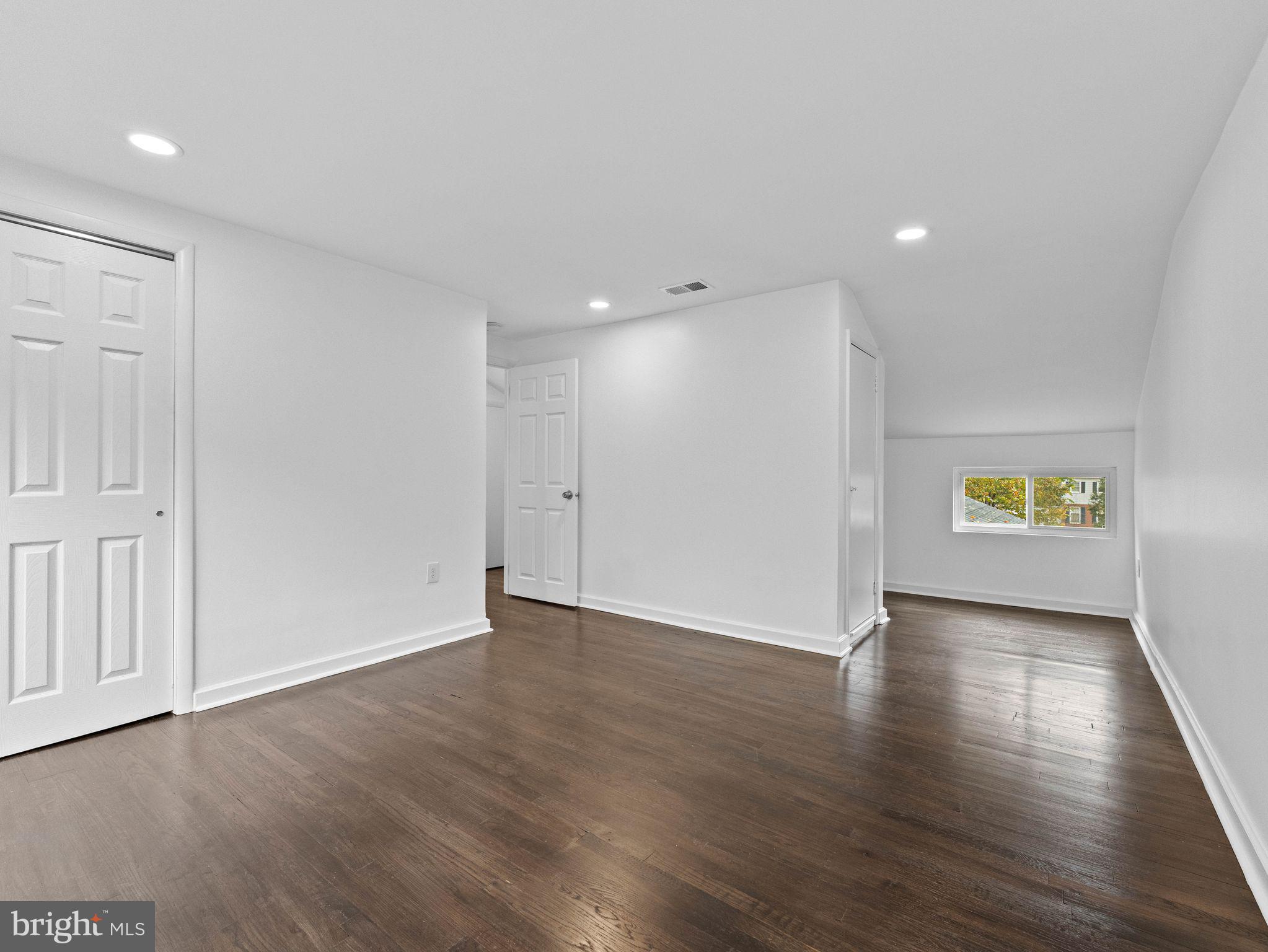 GULPH MILLS VIL - Residential