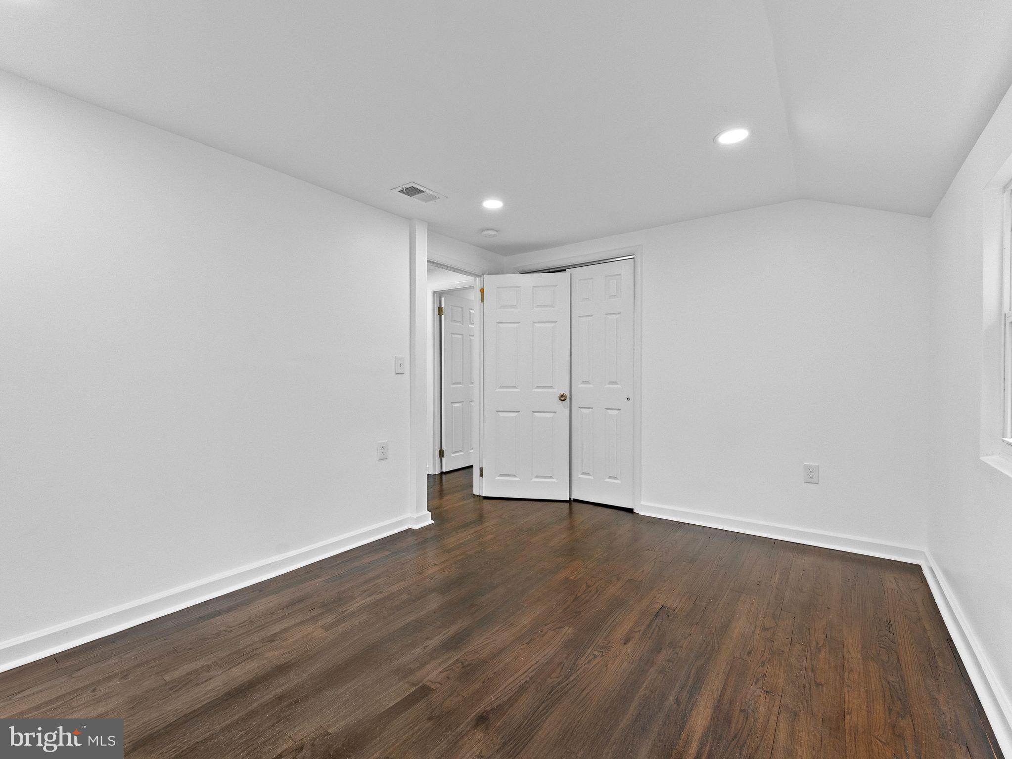 GULPH MILLS VIL - Residential