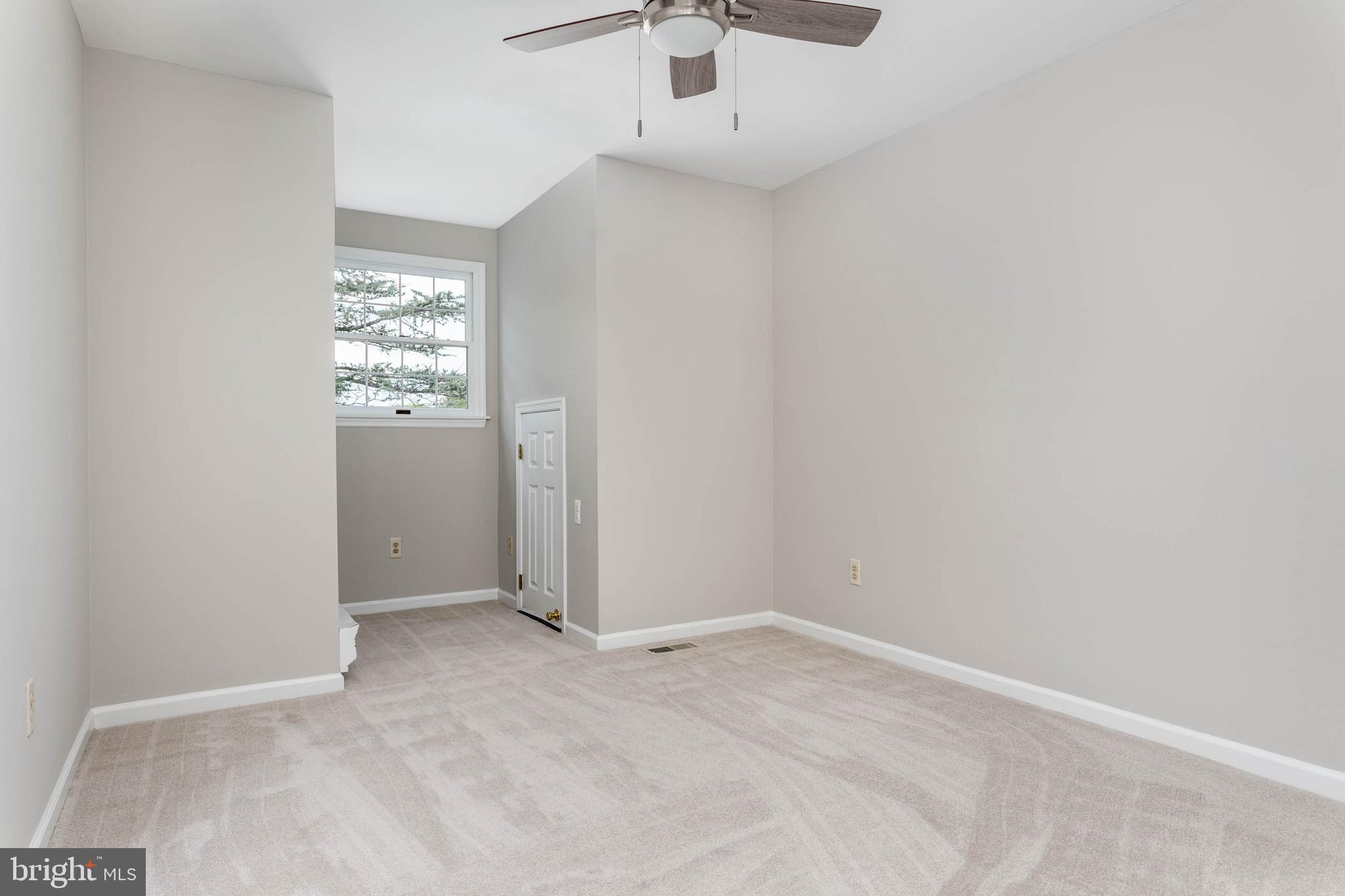 HUNTERS RUN - Residential