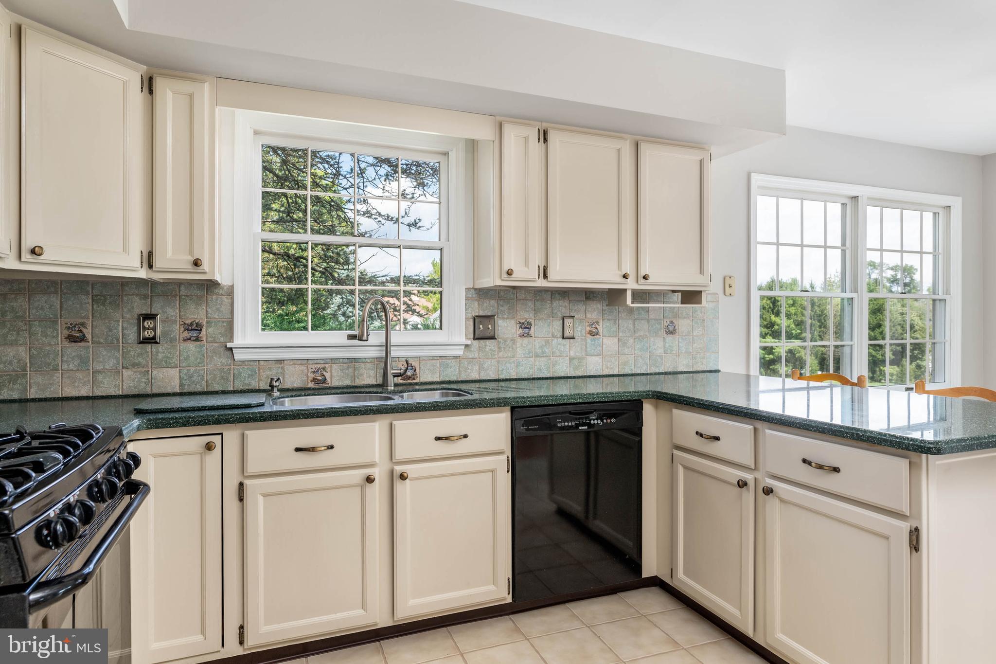 HUNTERS RUN - Residential