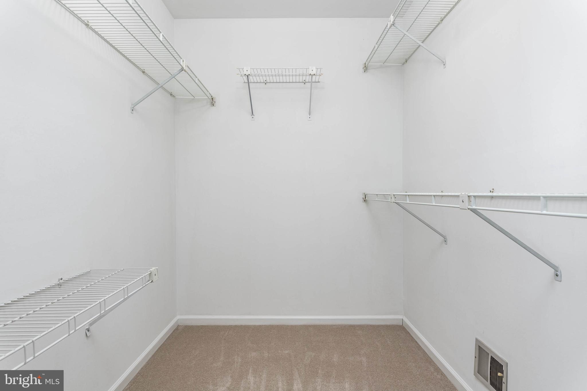 HUNTERS RUN - Residential