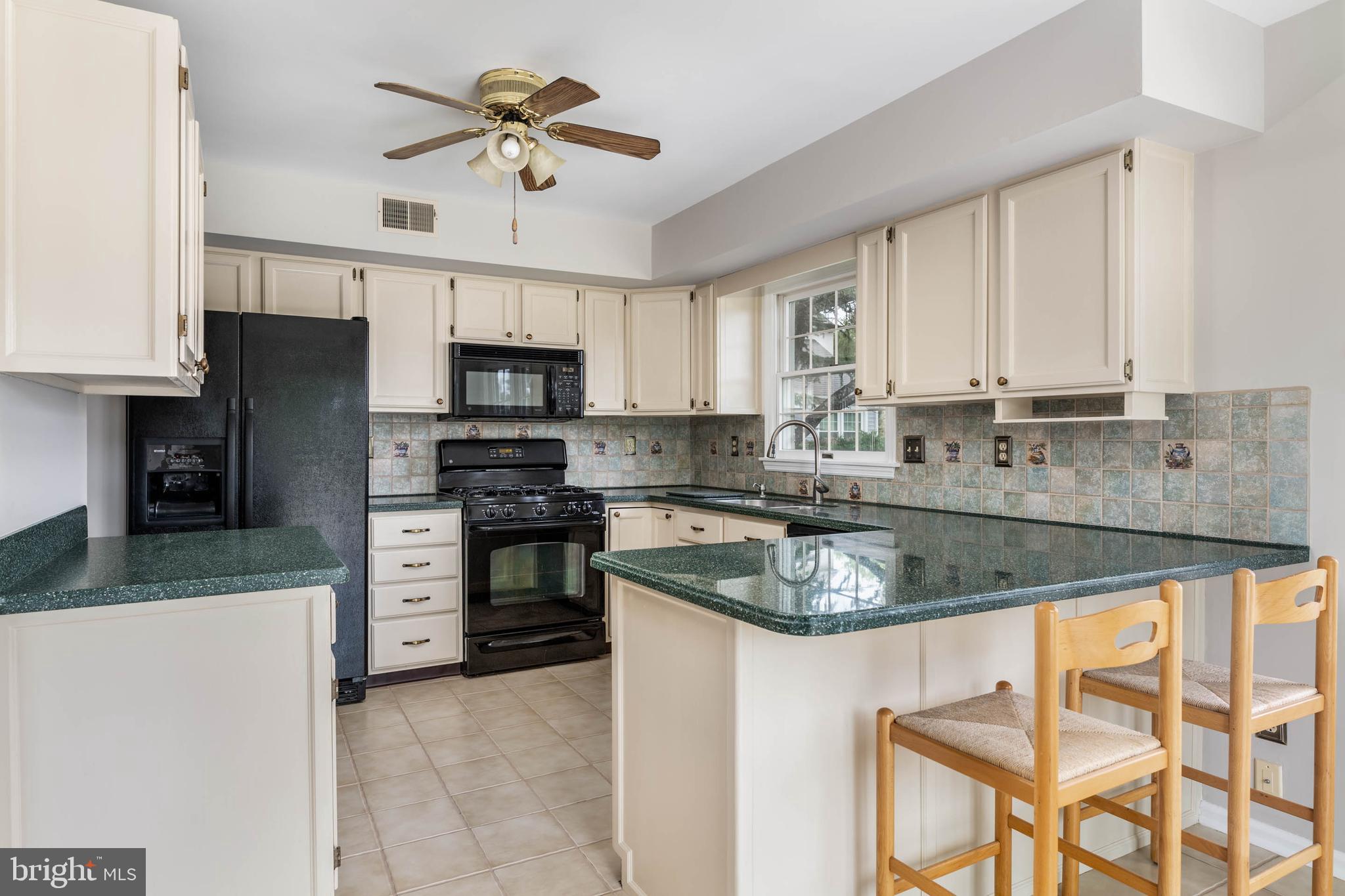 HUNTERS RUN - Residential