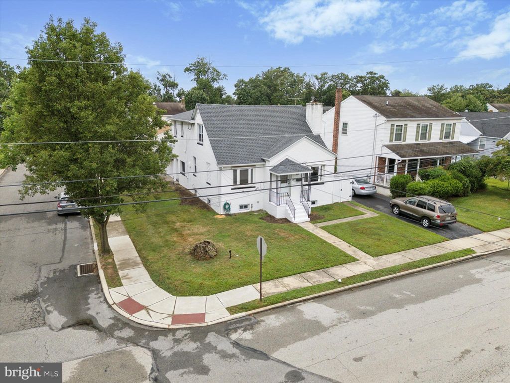 Photo of 505 Fernwood Avenue, FOLSOM, PA 19033 (MLS # PADE2098212)