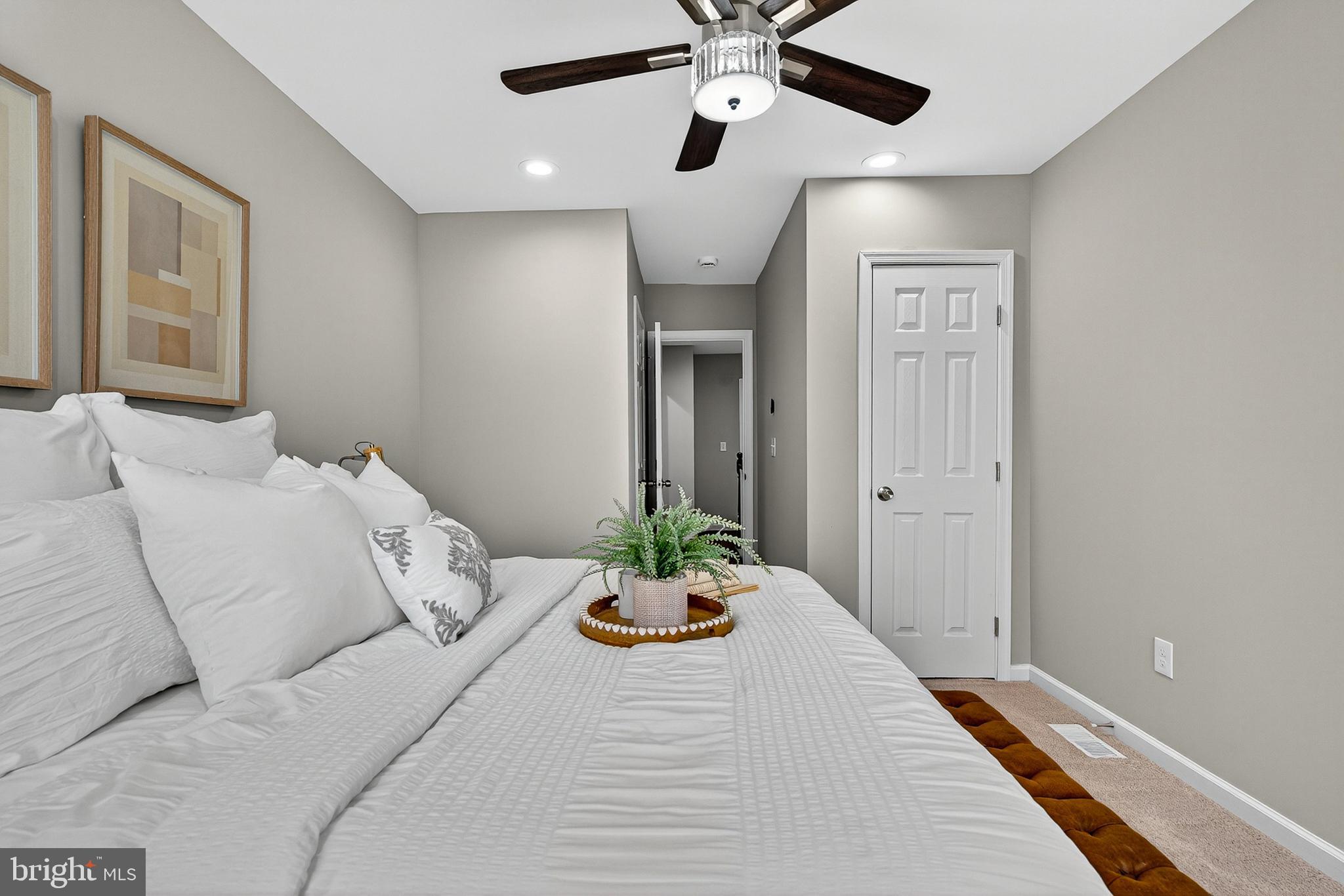 BROADWAY EAST - Residential