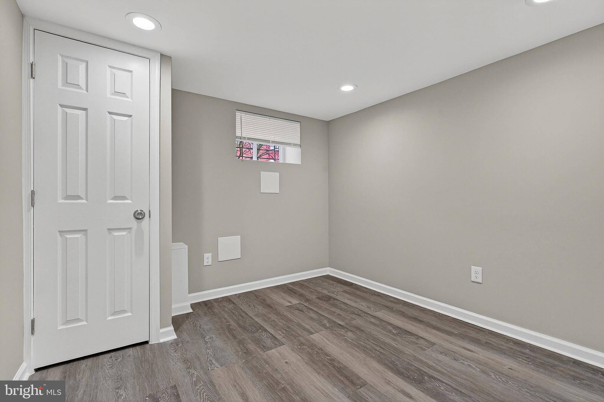 BROADWAY EAST - Residential