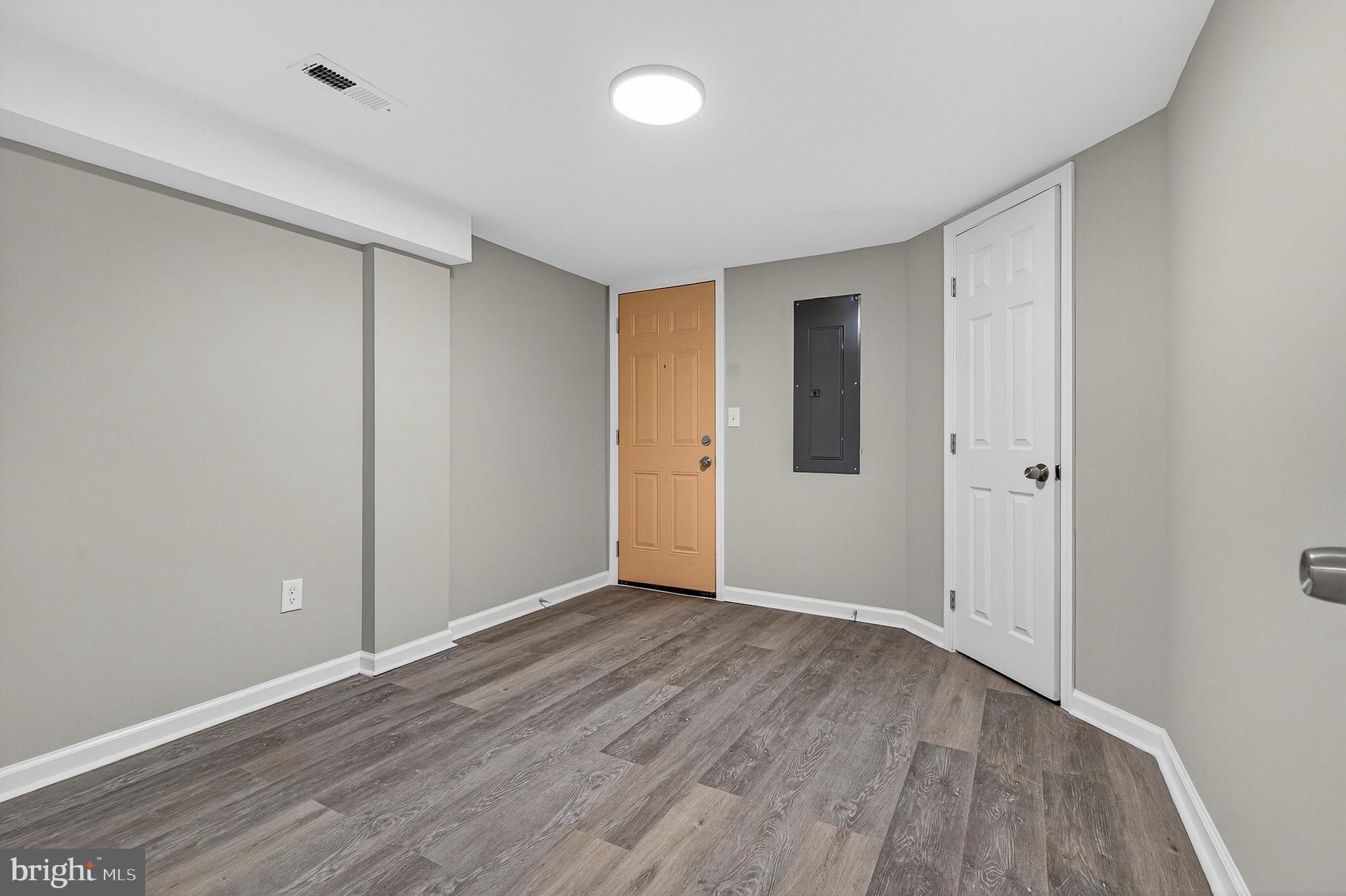 BROADWAY EAST - Residential