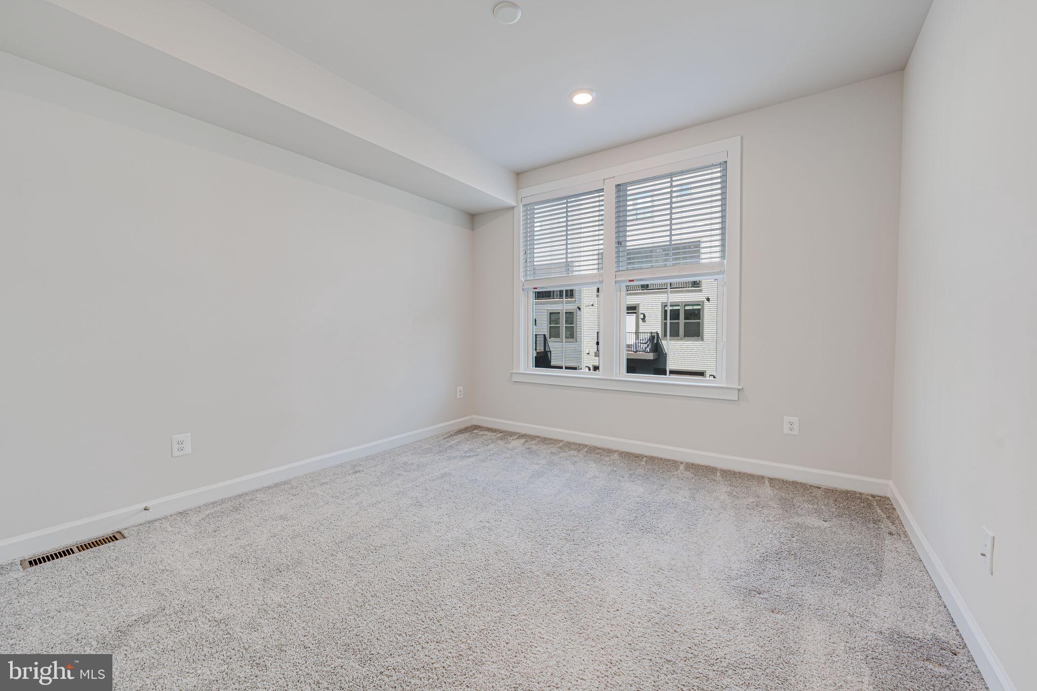 WOODLAND PARK - Residential Lease