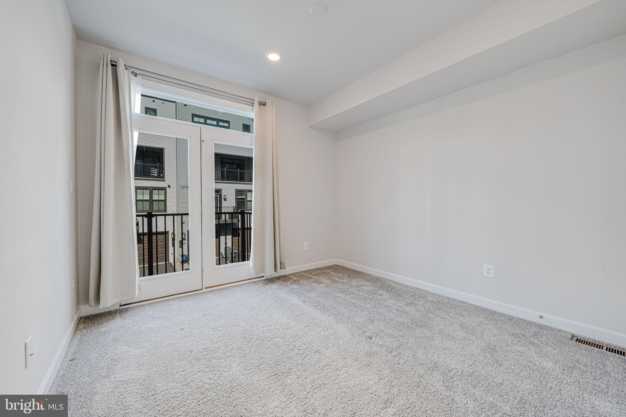 WOODLAND PARK - Residential Lease