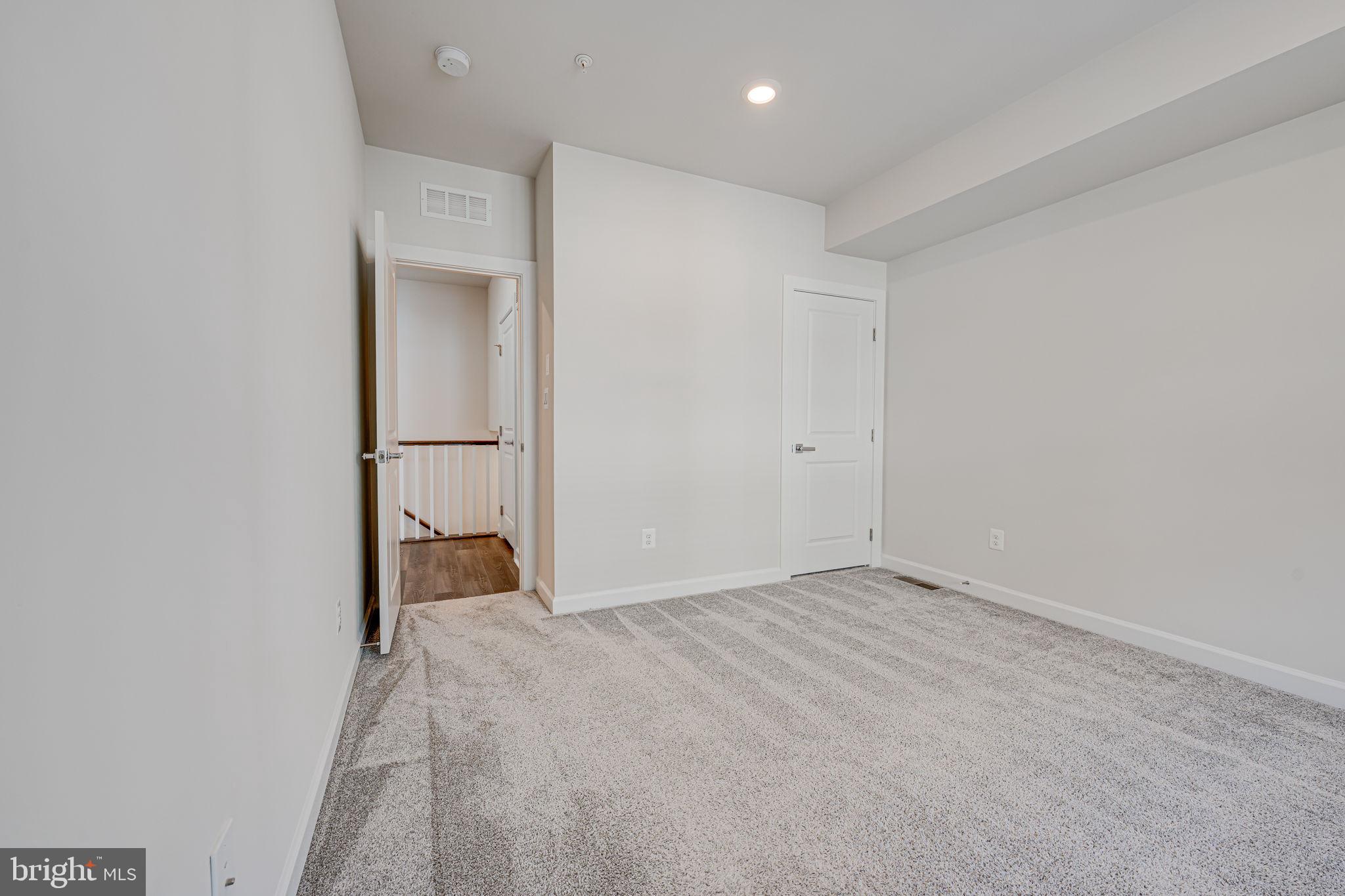 WOODLAND PARK - Residential Lease