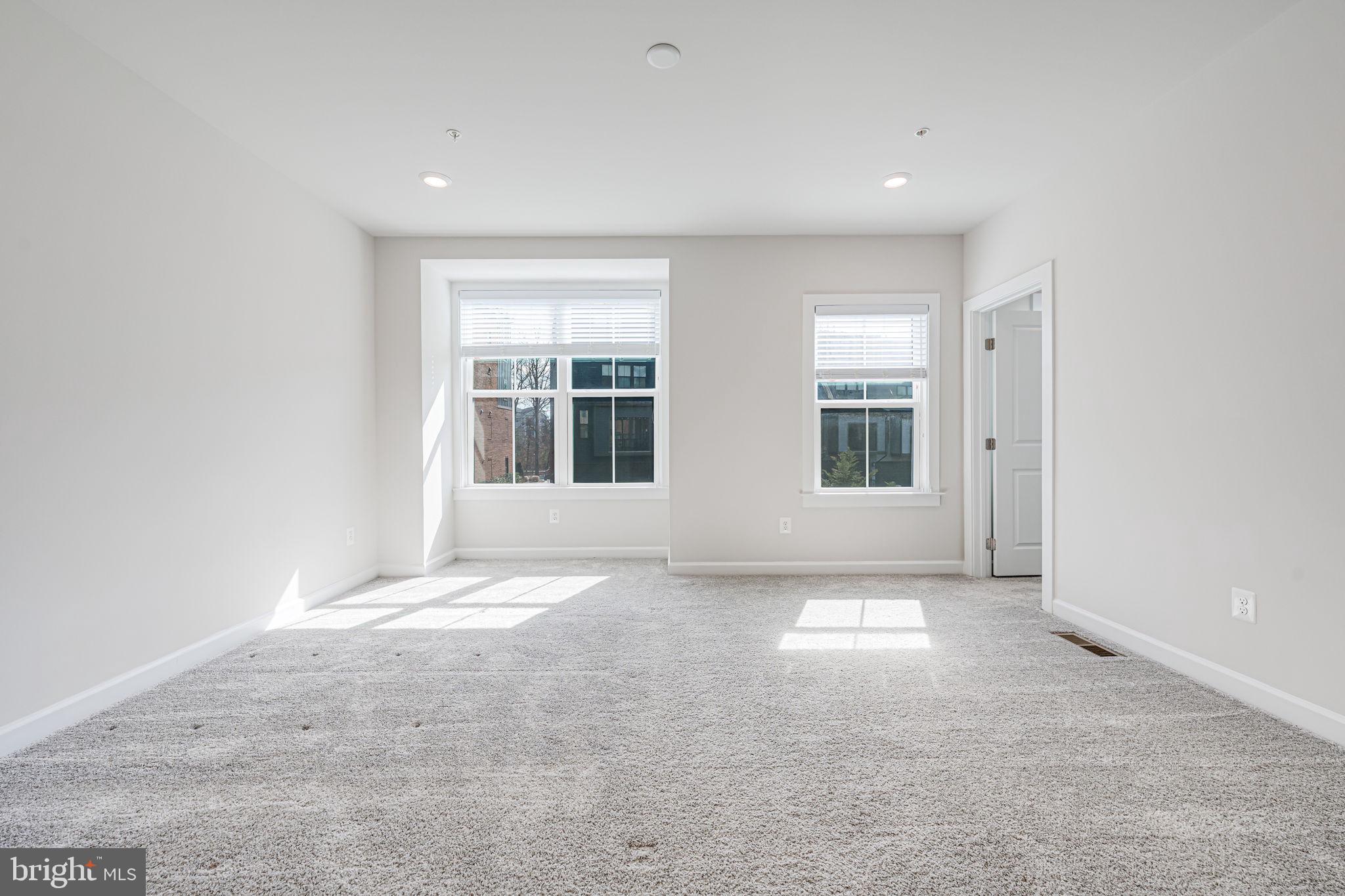 WOODLAND PARK - Residential Lease