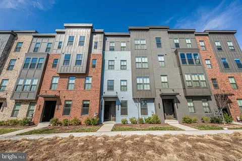 12889 Sunrise Ridge Alley Unit 85, Herndon, VA MLS: VAFX2225316