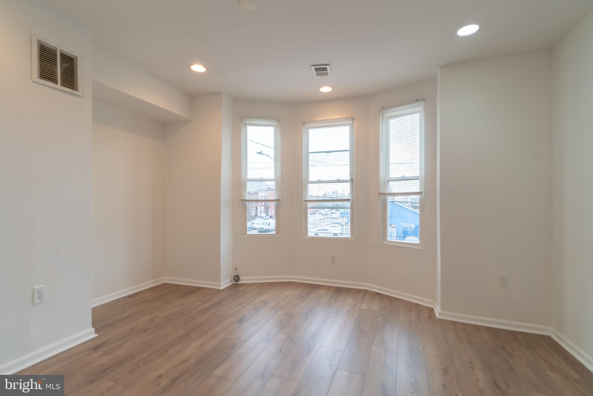 POINT BREEZE - Residential