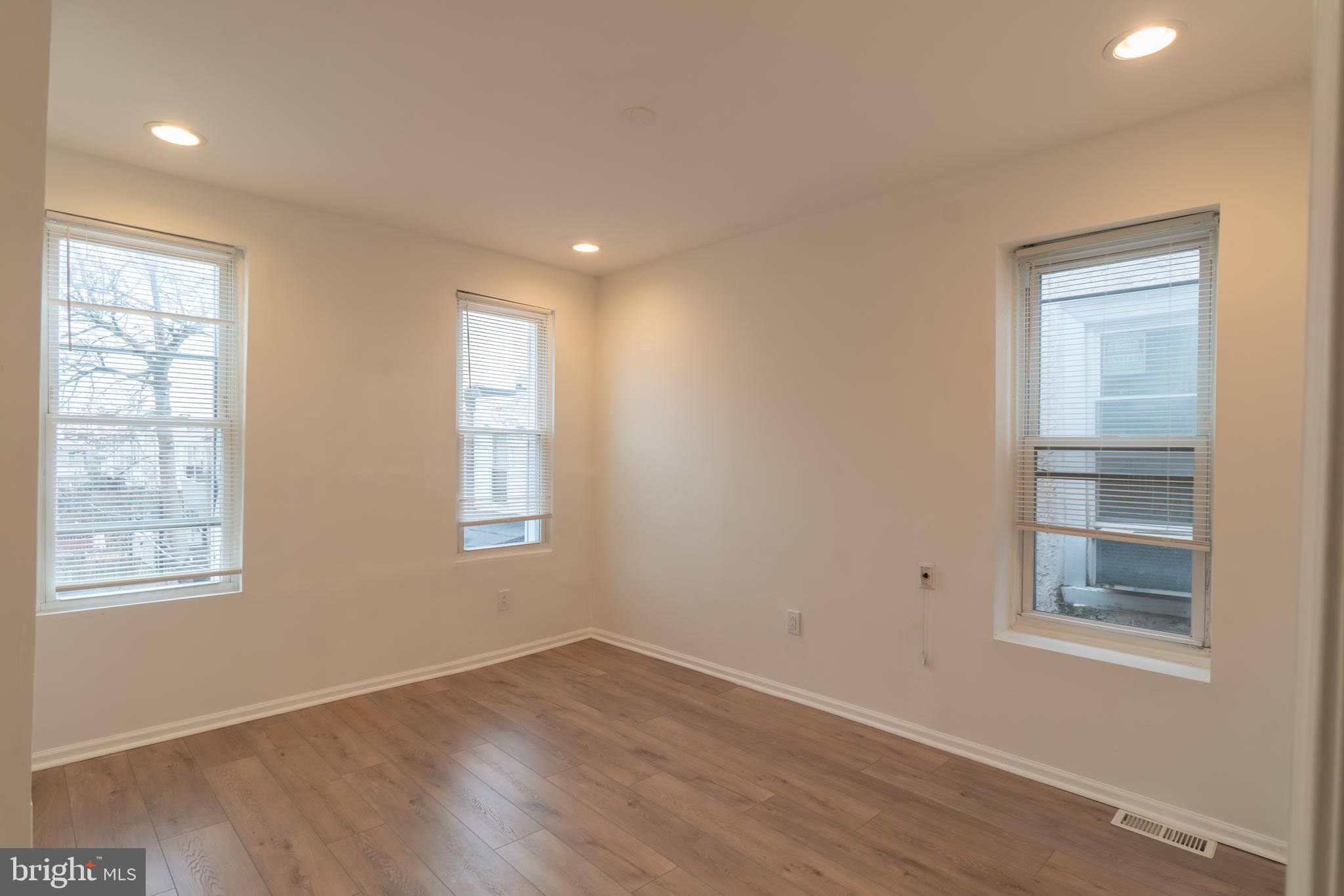 POINT BREEZE - Residential