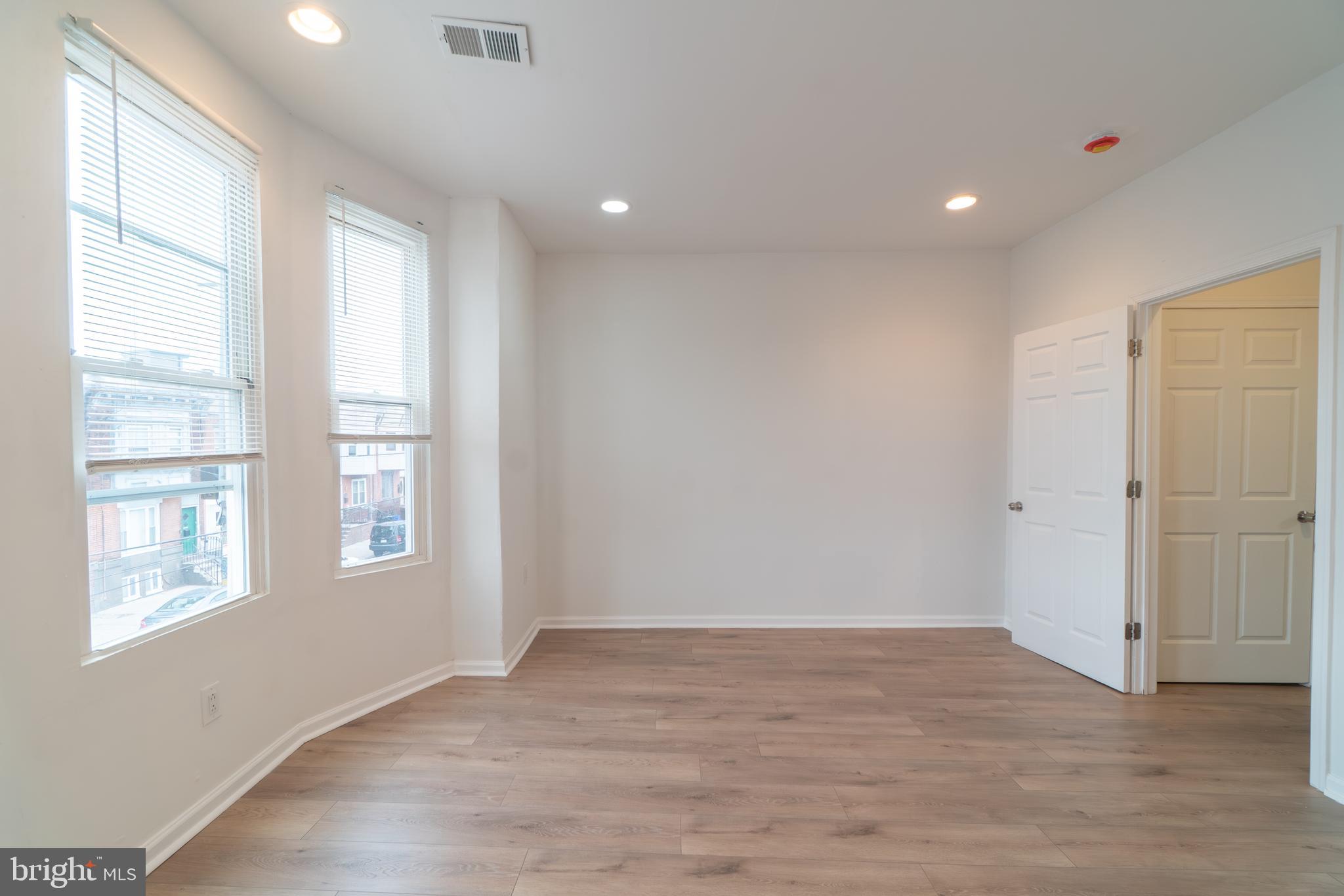 POINT BREEZE - Residential