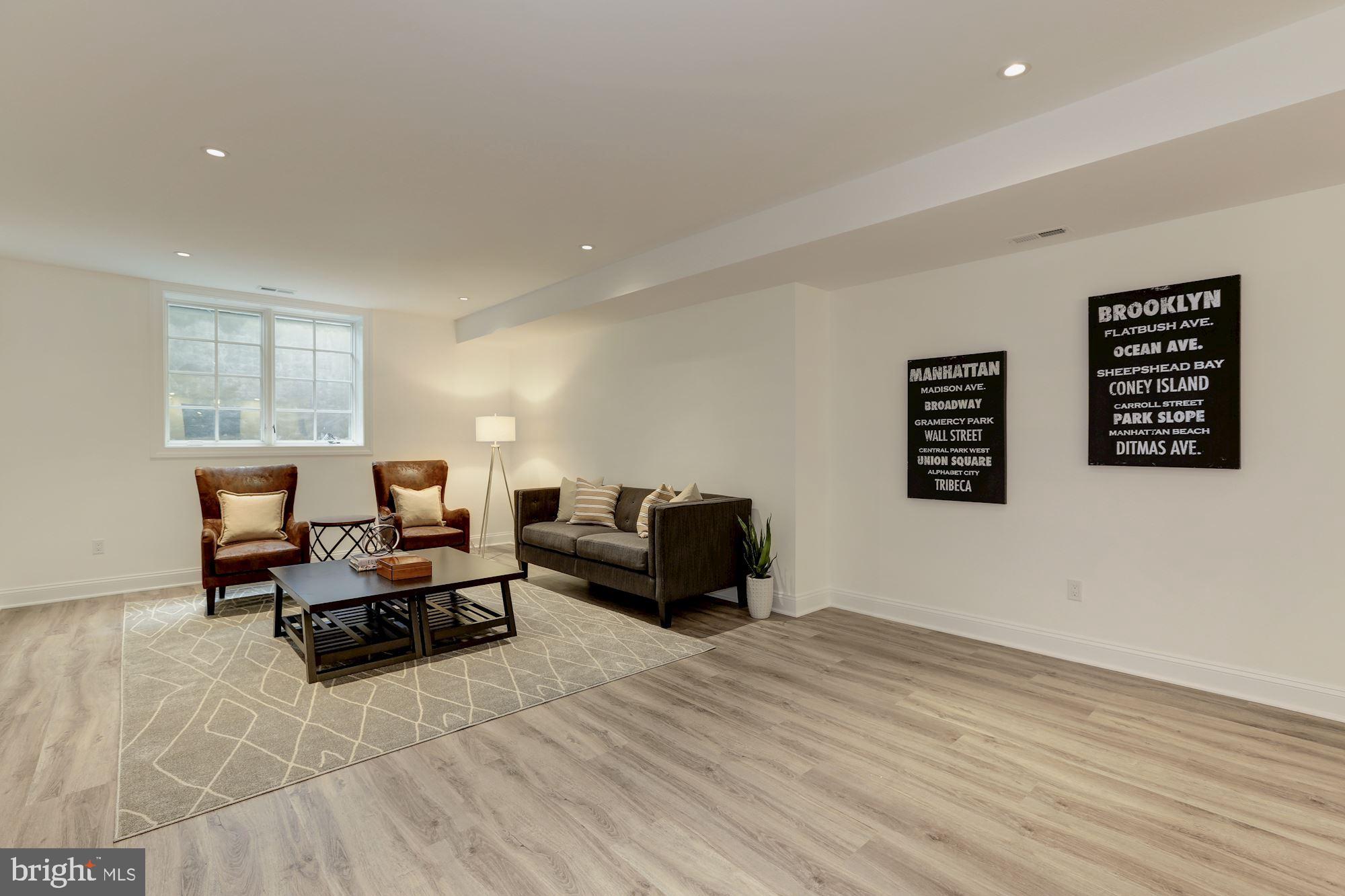 ROLLINGWOOD - Residential