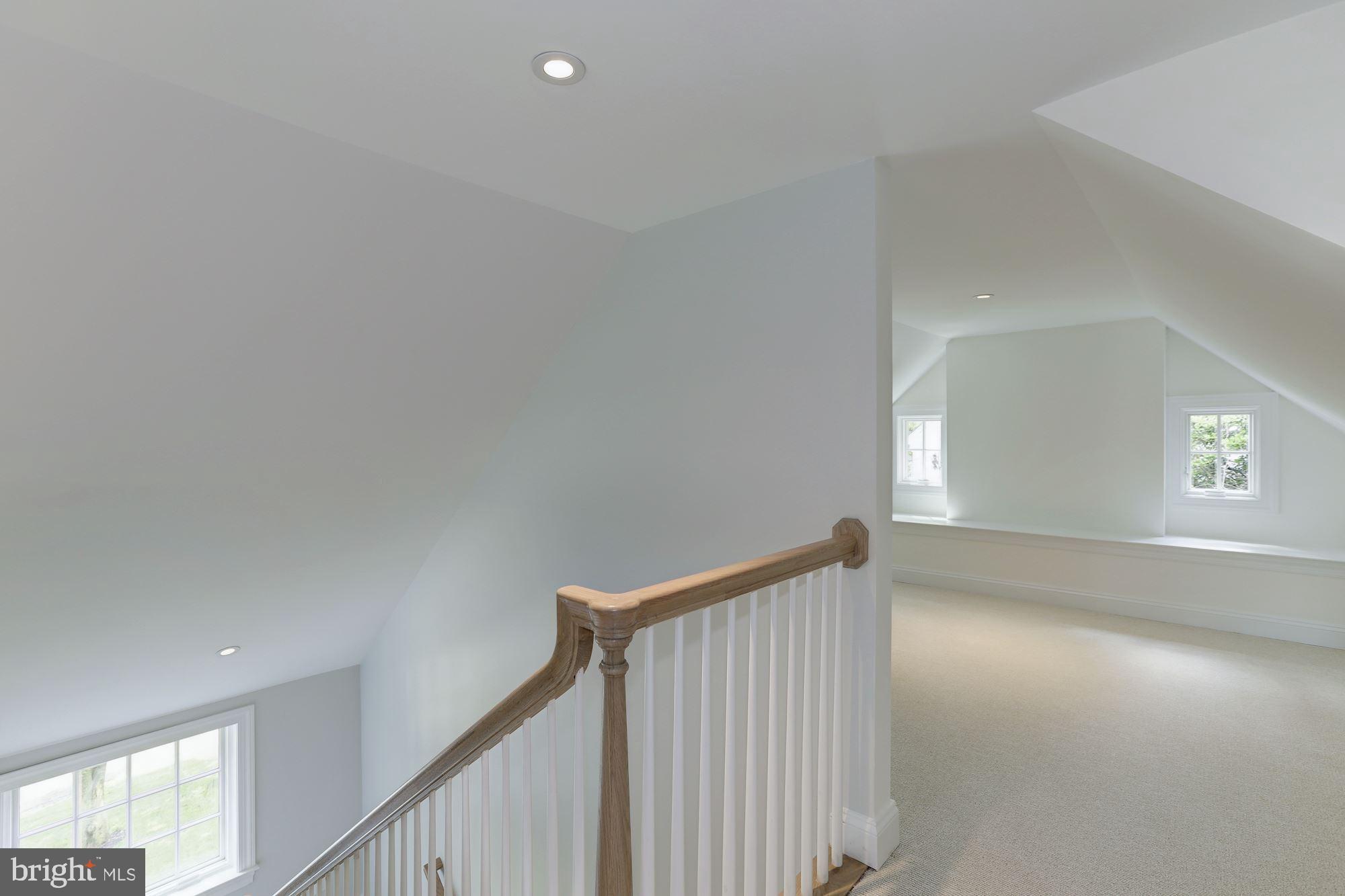 ROLLINGWOOD - Residential